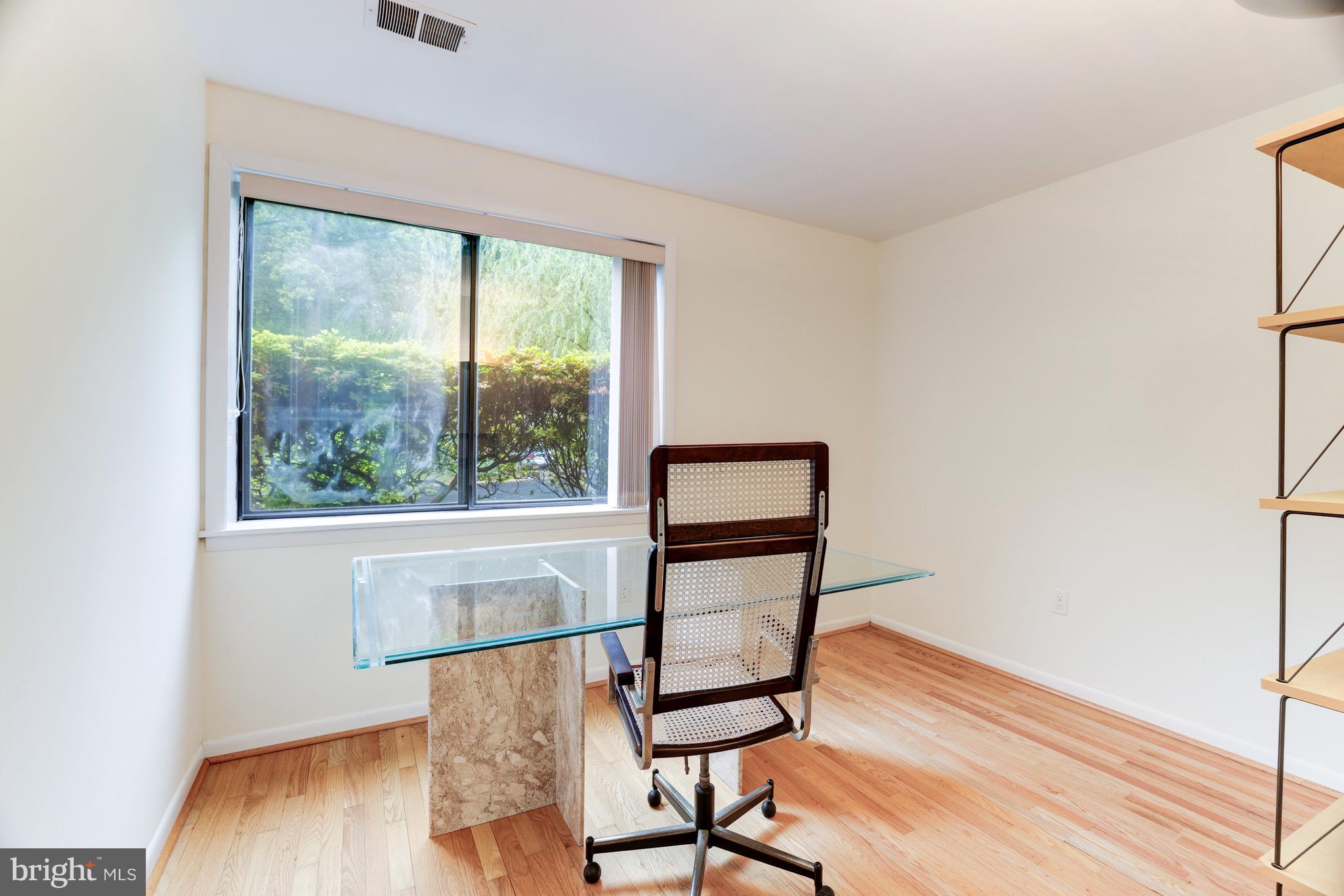 MCLEAN STATION - Residential