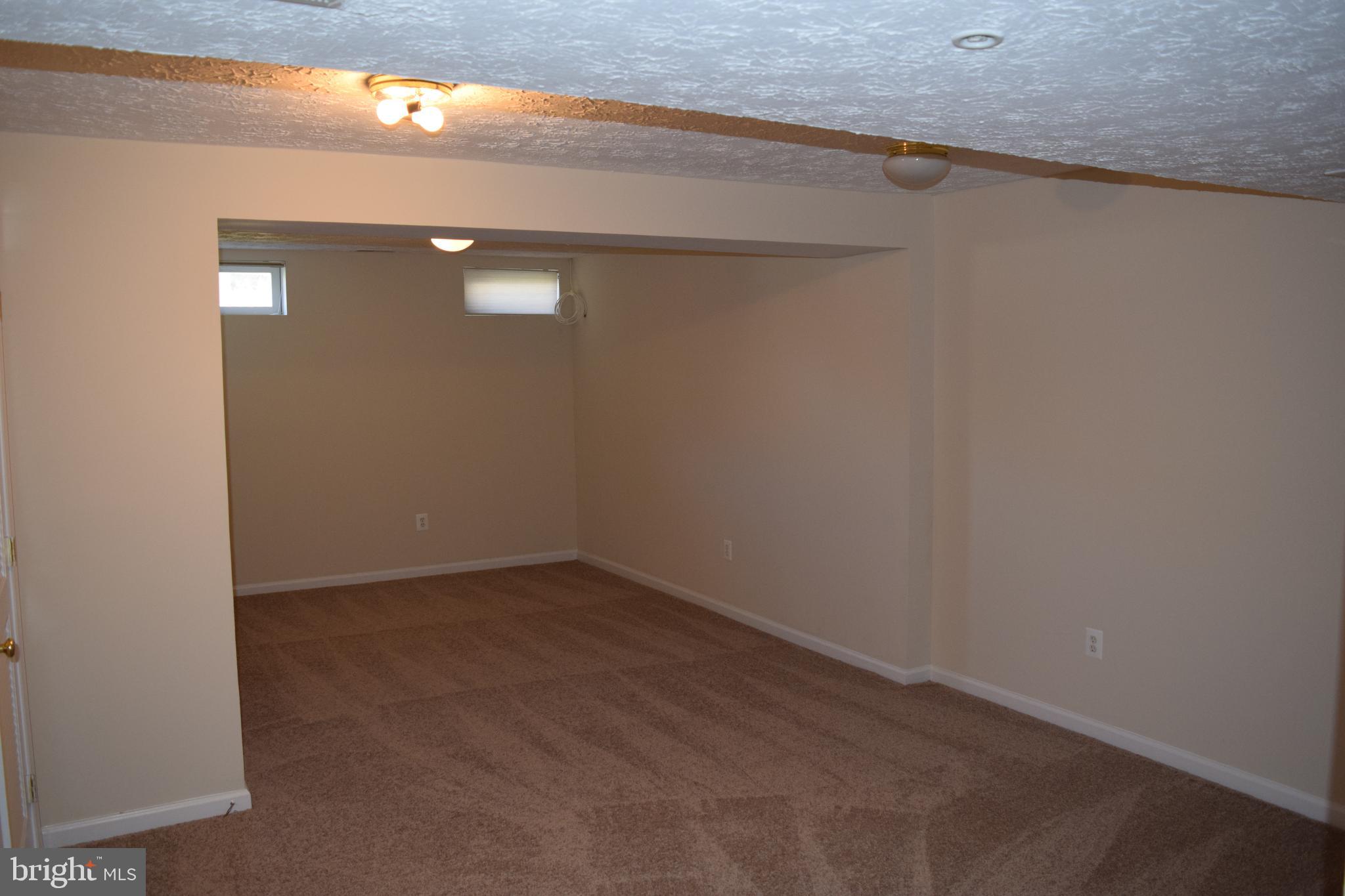 PERRY HALL FARMS - Residential Lease