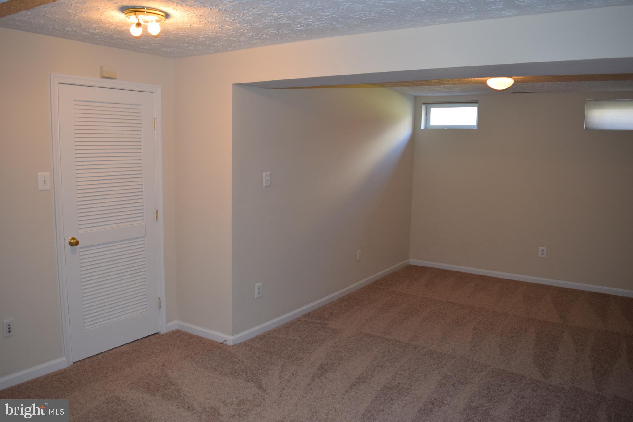 PERRY HALL FARMS - Residential Lease