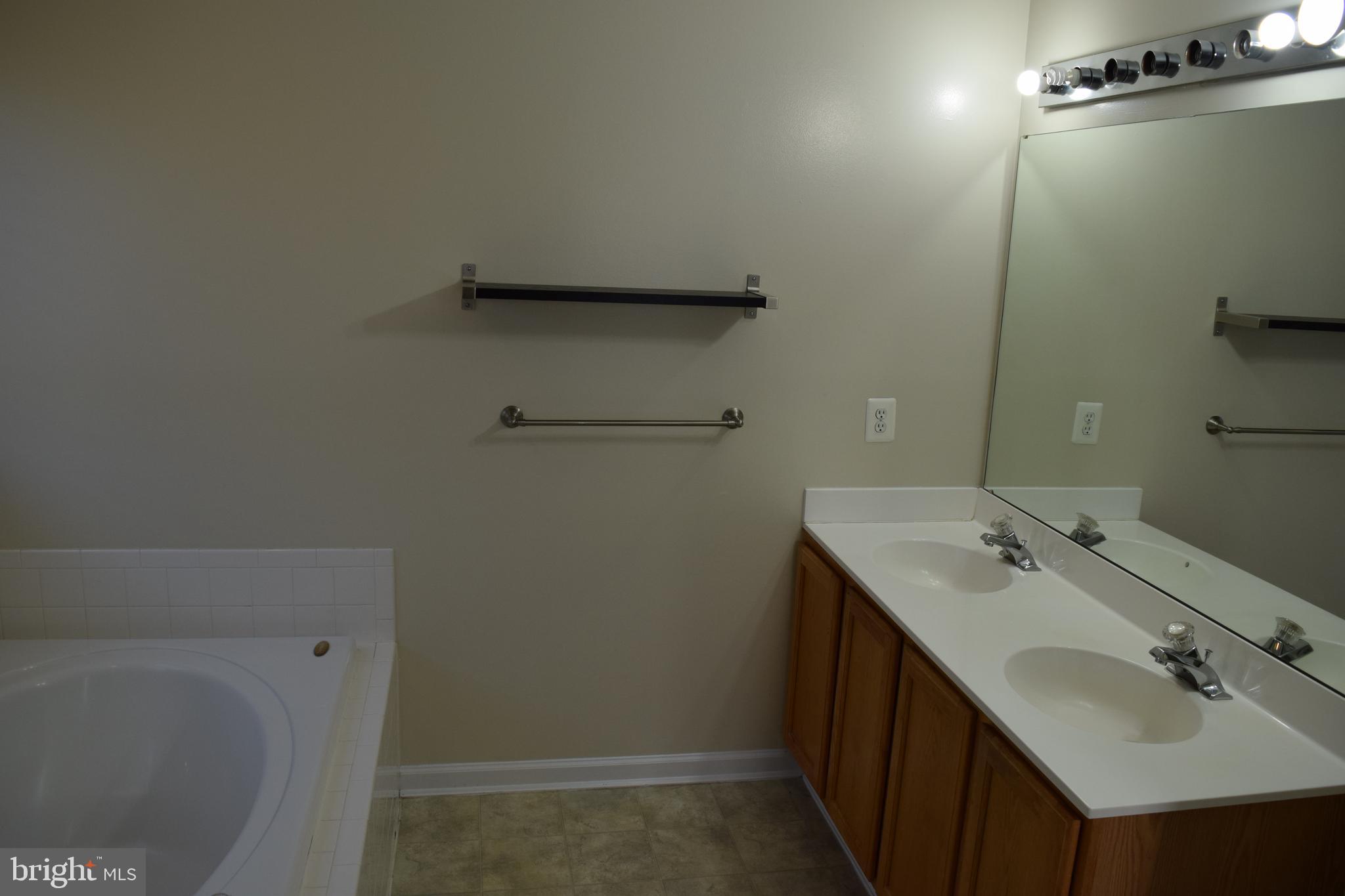 PERRY HALL FARMS - Residential Lease