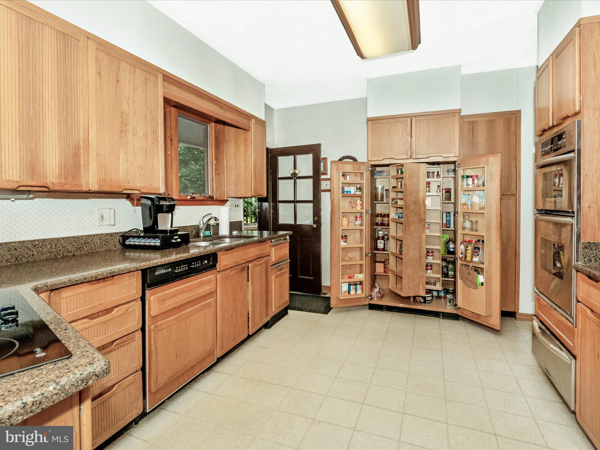 TEN HILLS - Residential