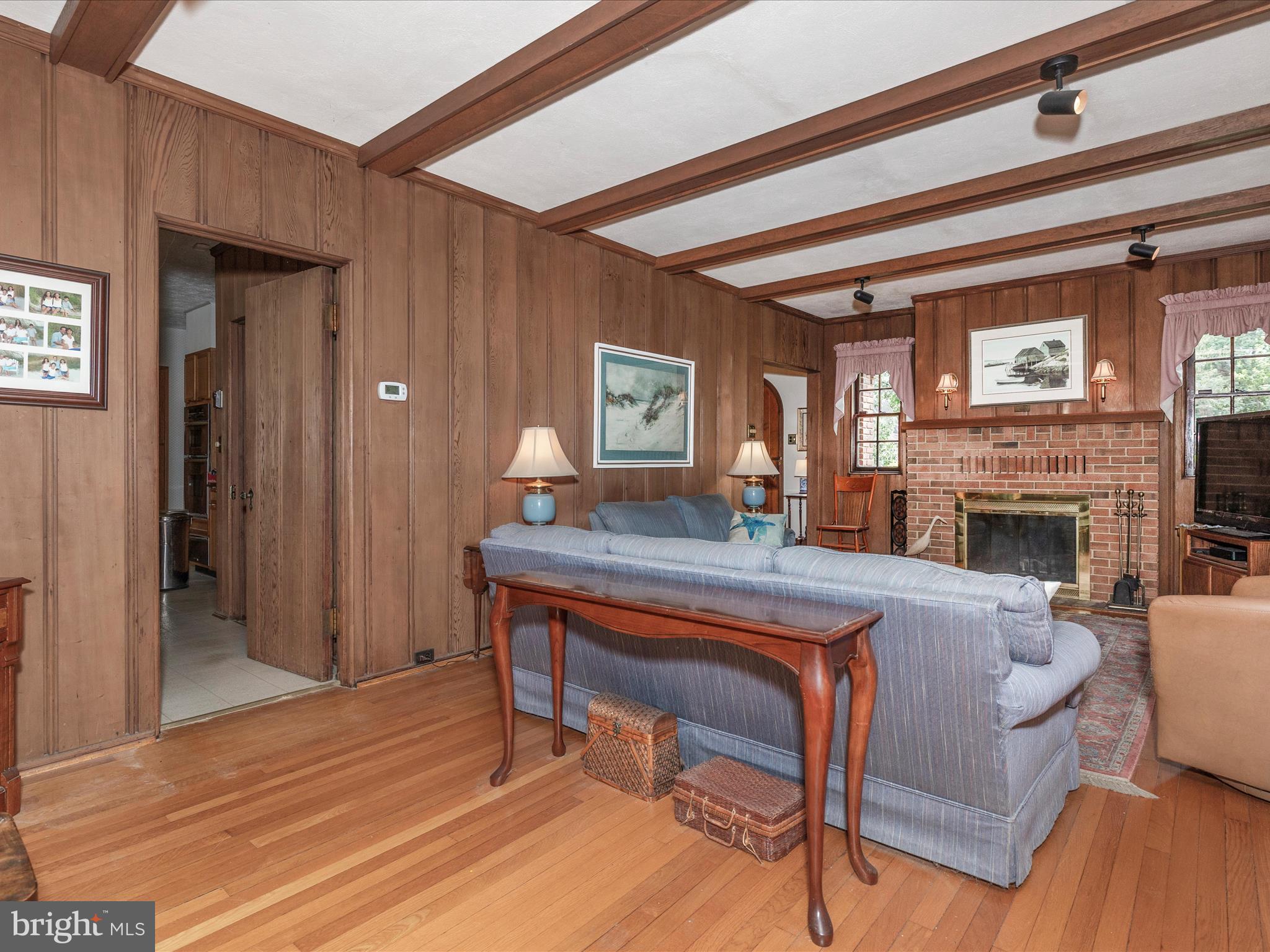 TEN HILLS - Residential