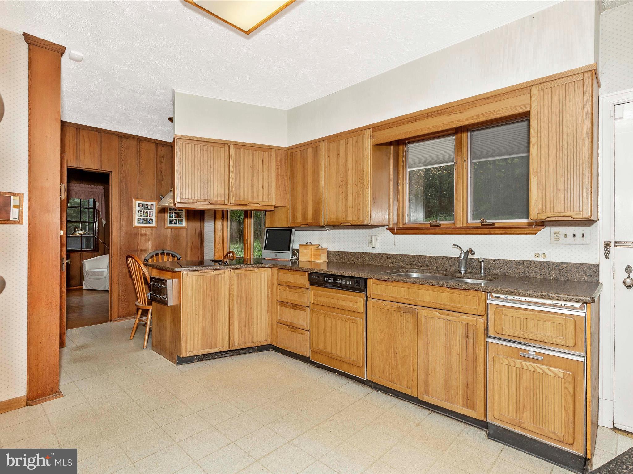 TEN HILLS - Residential