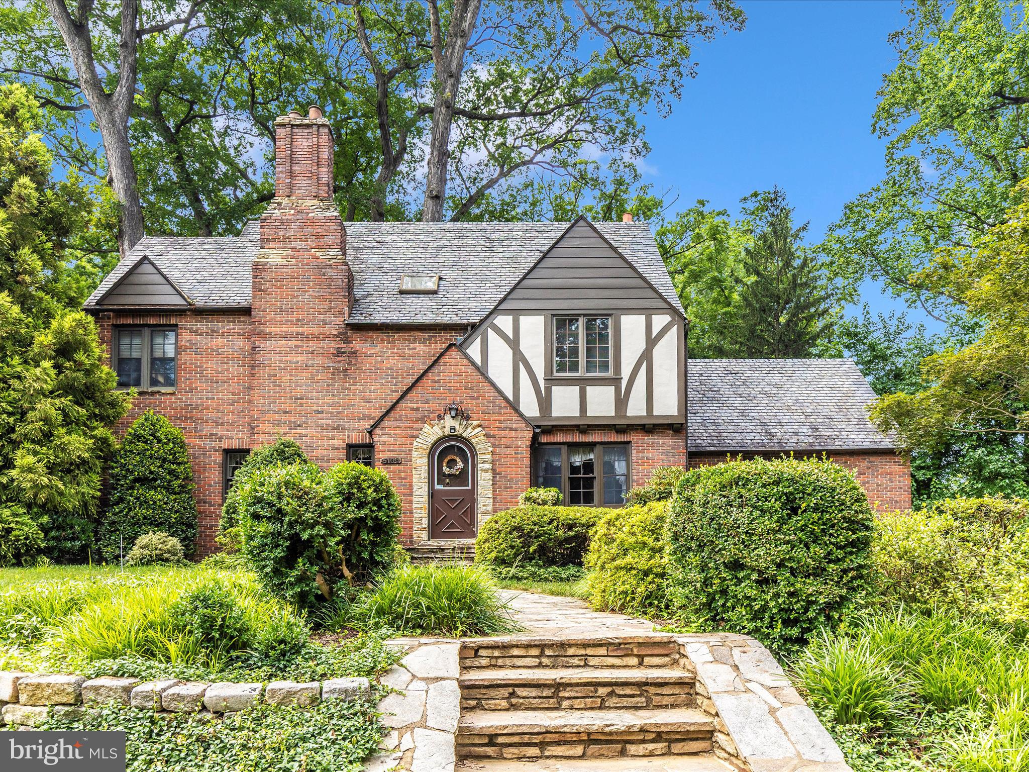 TEN HILLS - Residential