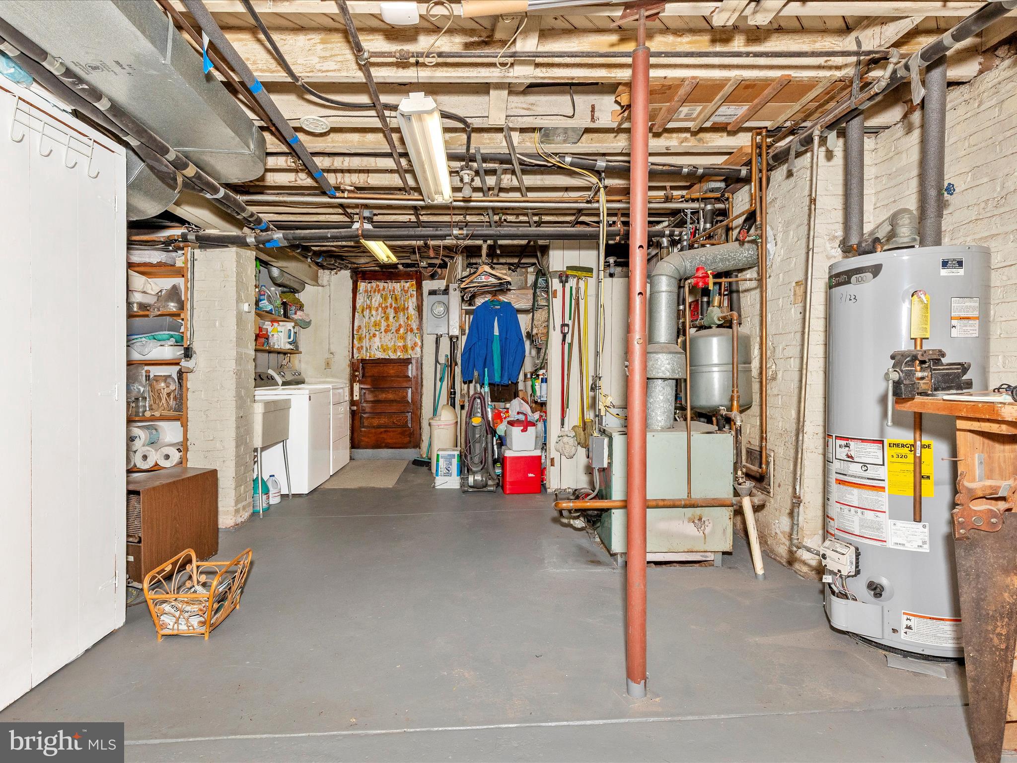 TEN HILLS - Residential