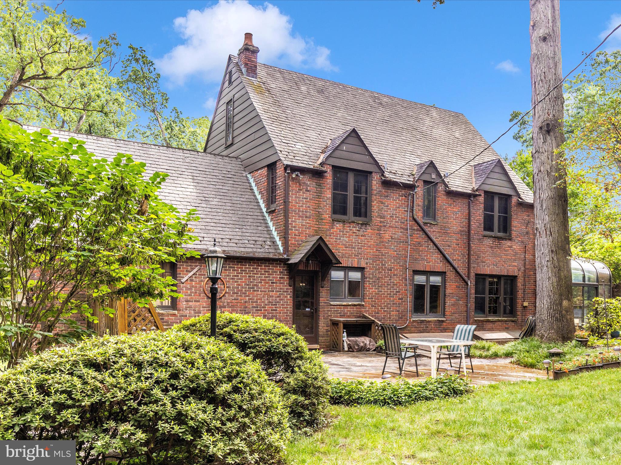 TEN HILLS - Residential