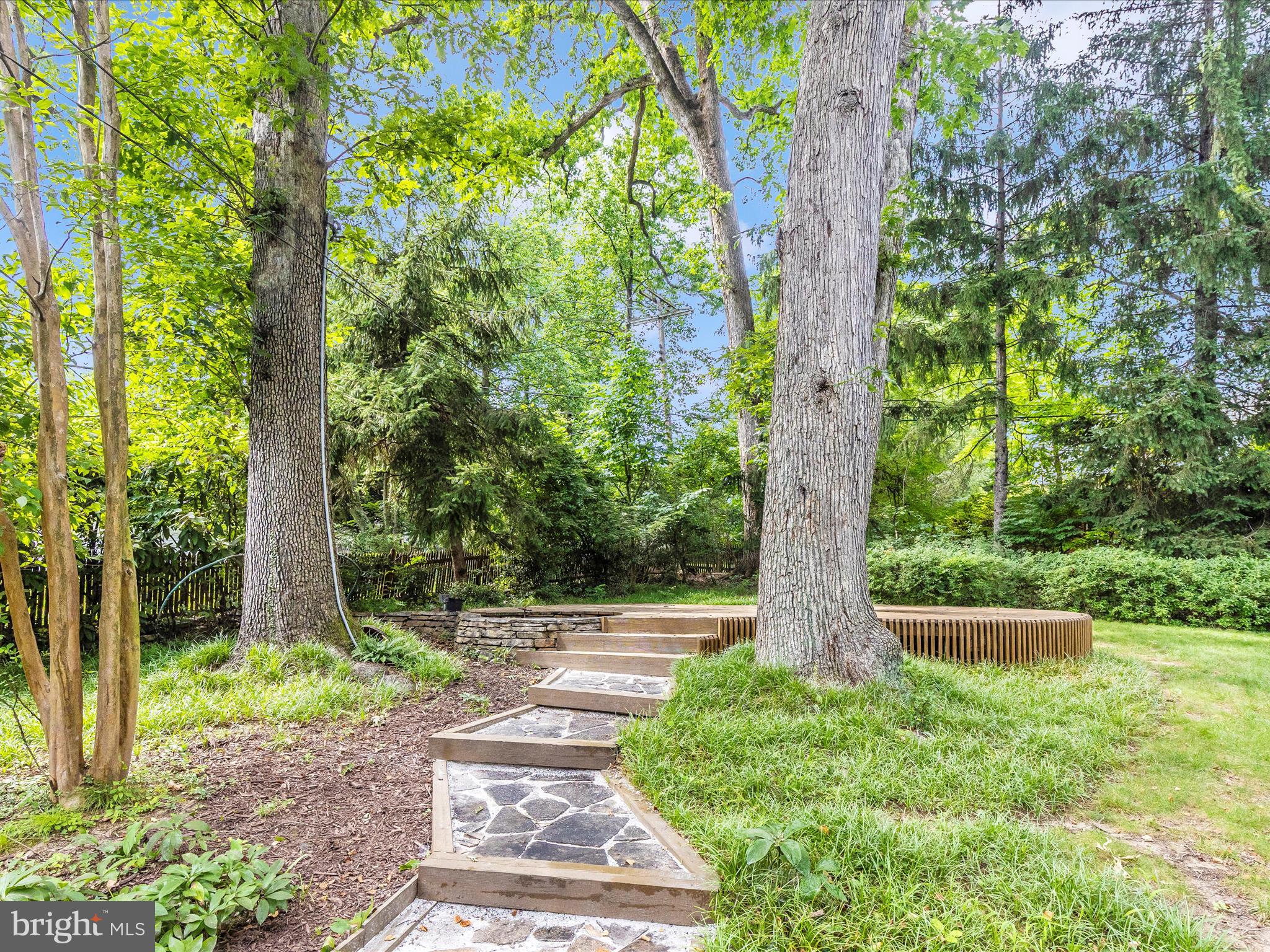 TEN HILLS - Residential