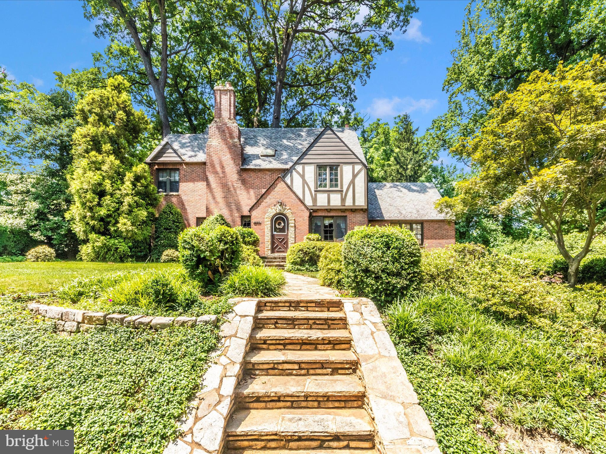 TEN HILLS - Residential