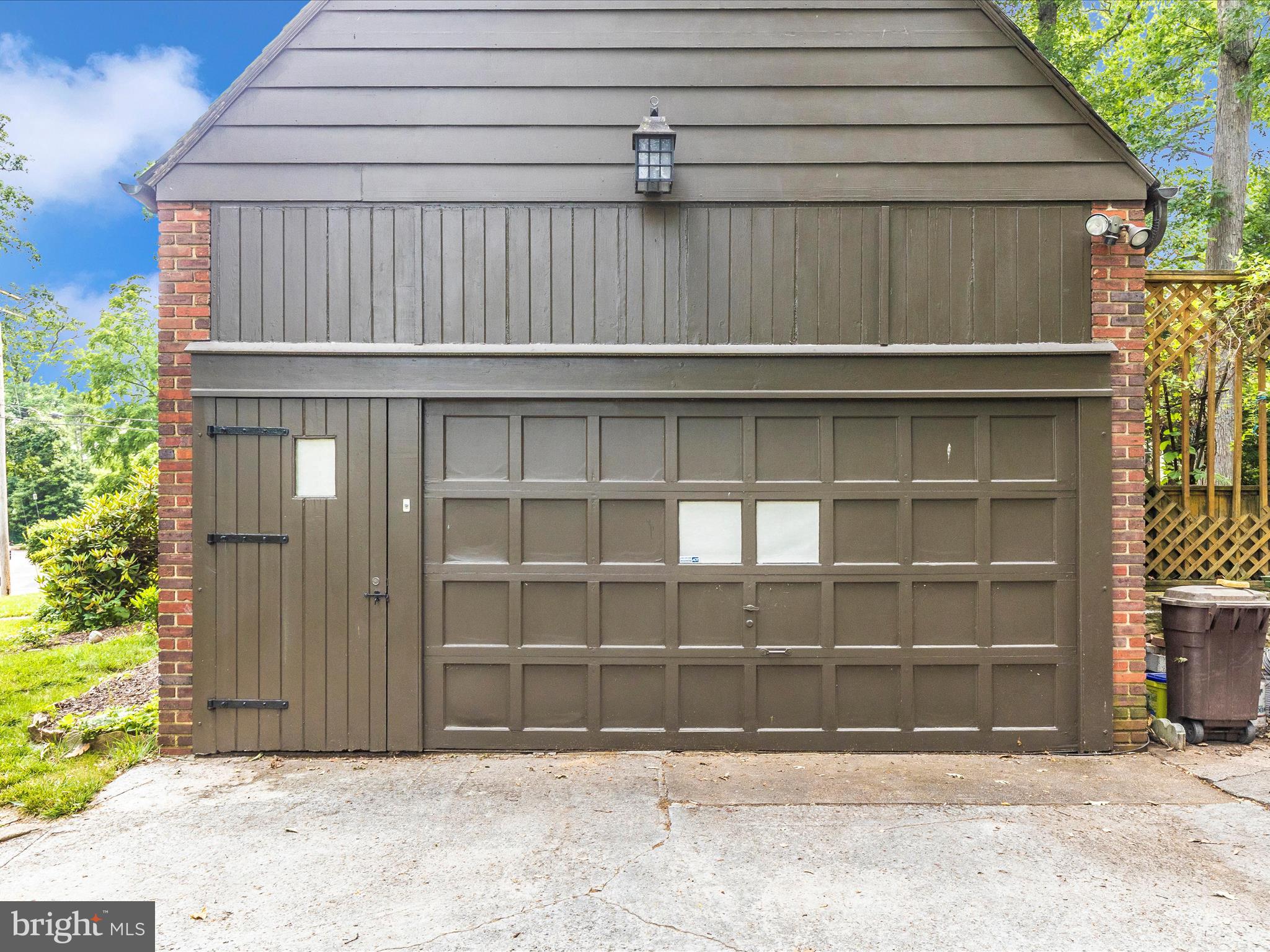 TEN HILLS - Residential