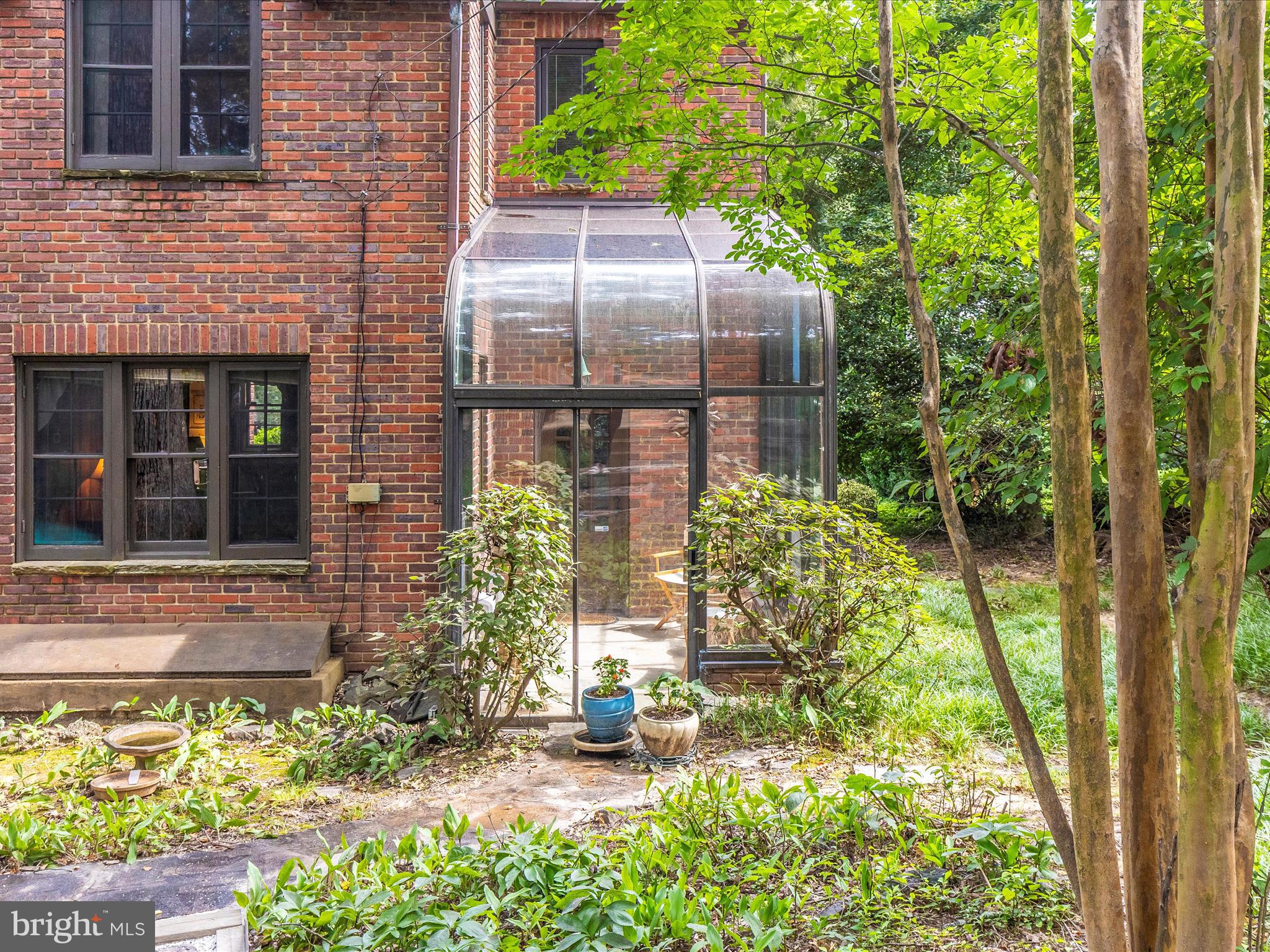 TEN HILLS - Residential