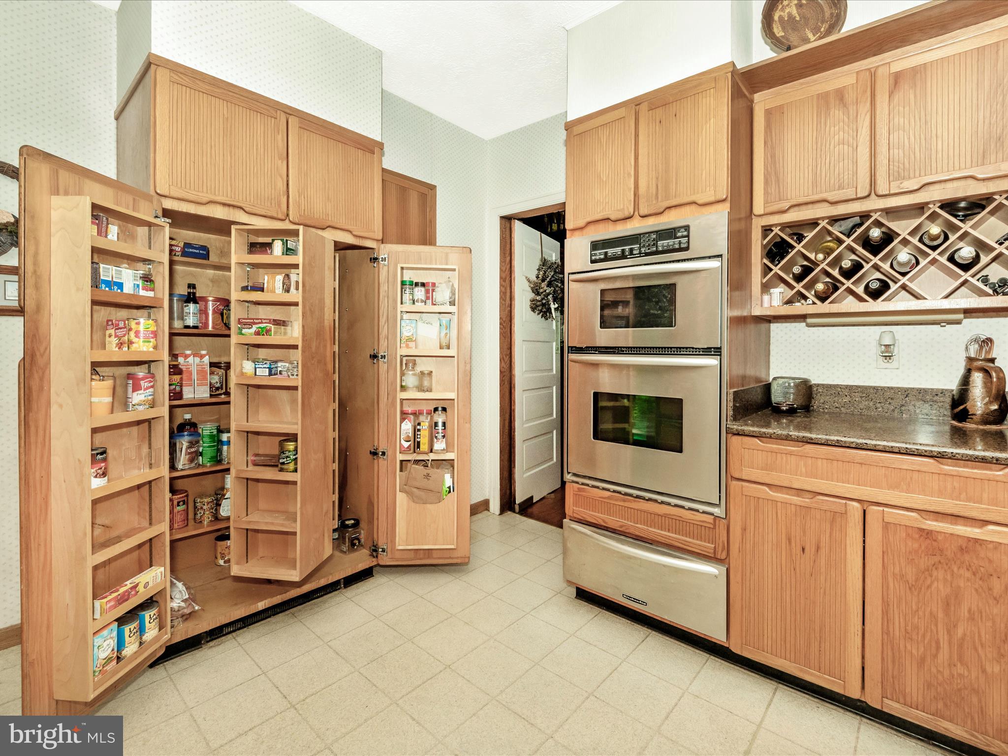 TEN HILLS - Residential