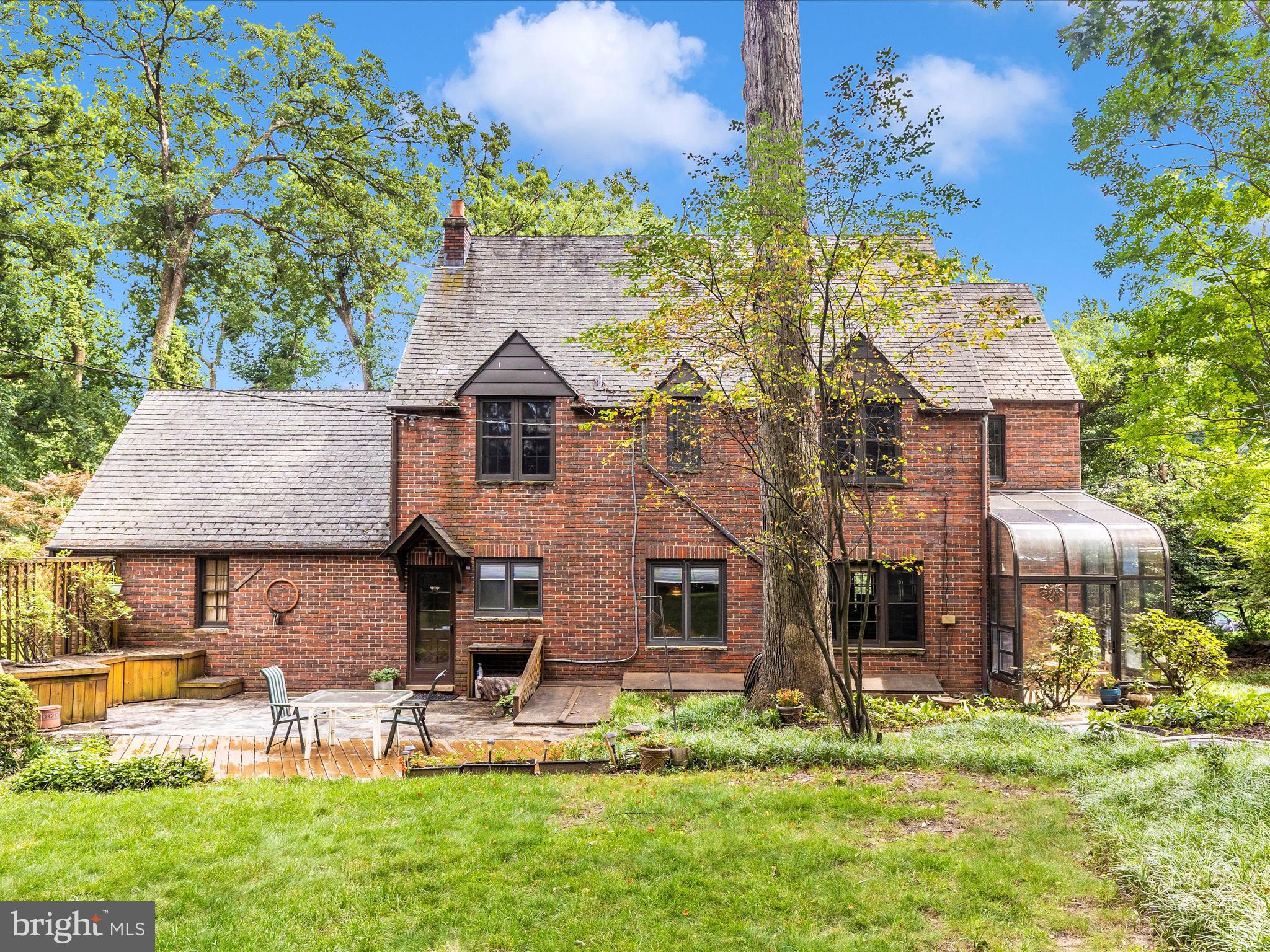 TEN HILLS - Residential