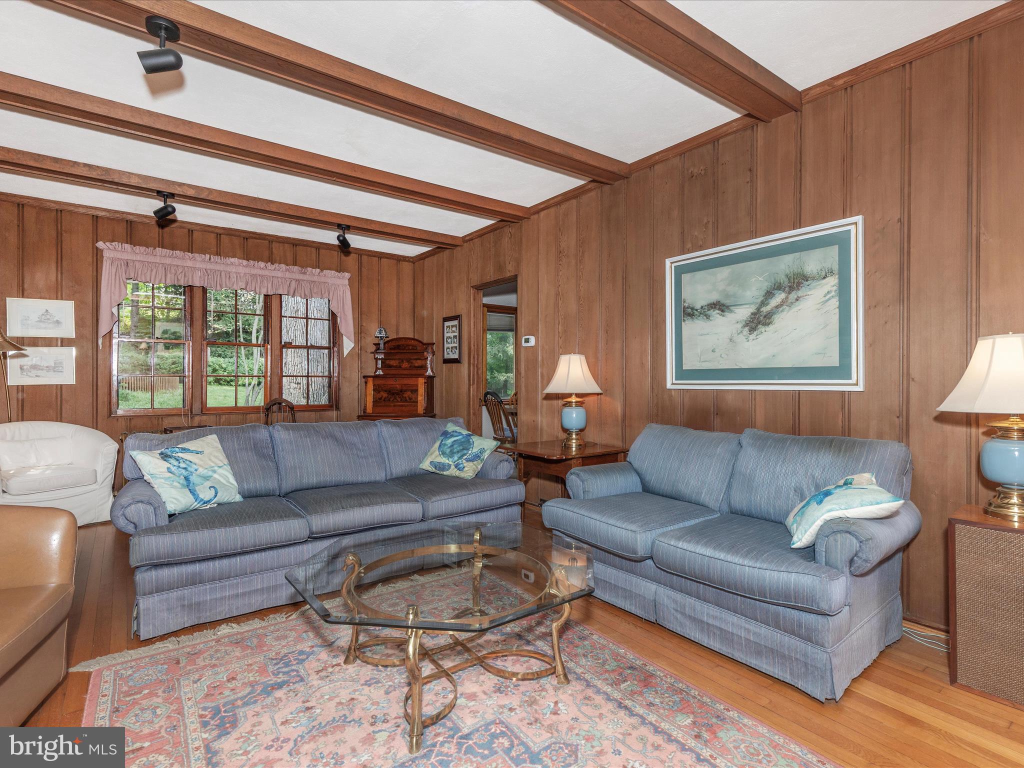 TEN HILLS - Residential