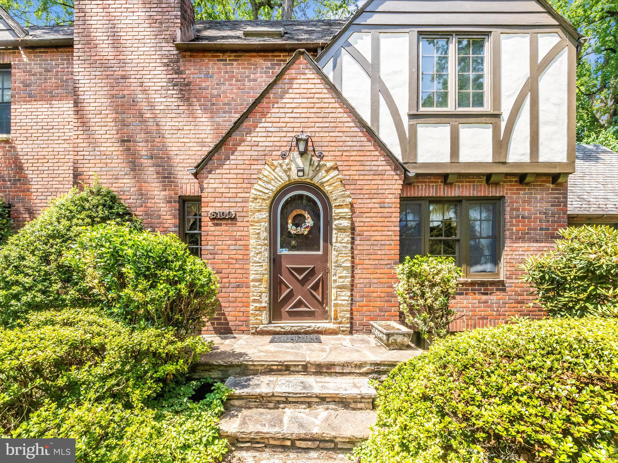 TEN HILLS - Residential