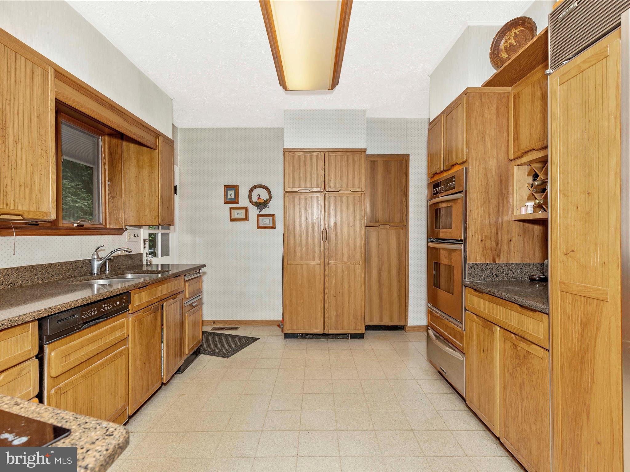 TEN HILLS - Residential