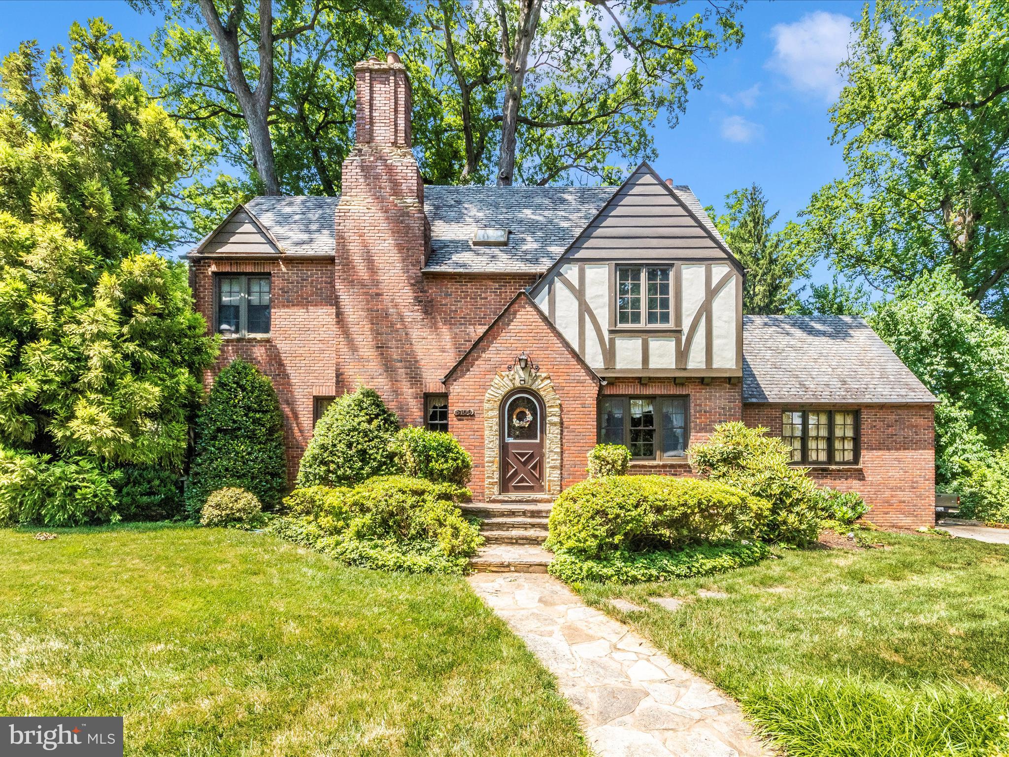 TEN HILLS - Residential