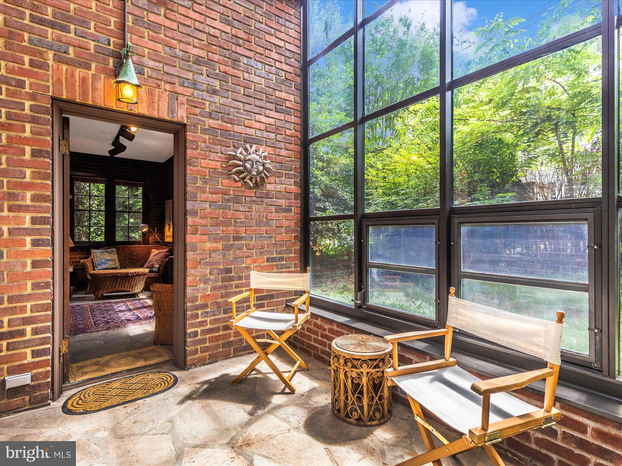 TEN HILLS - Residential