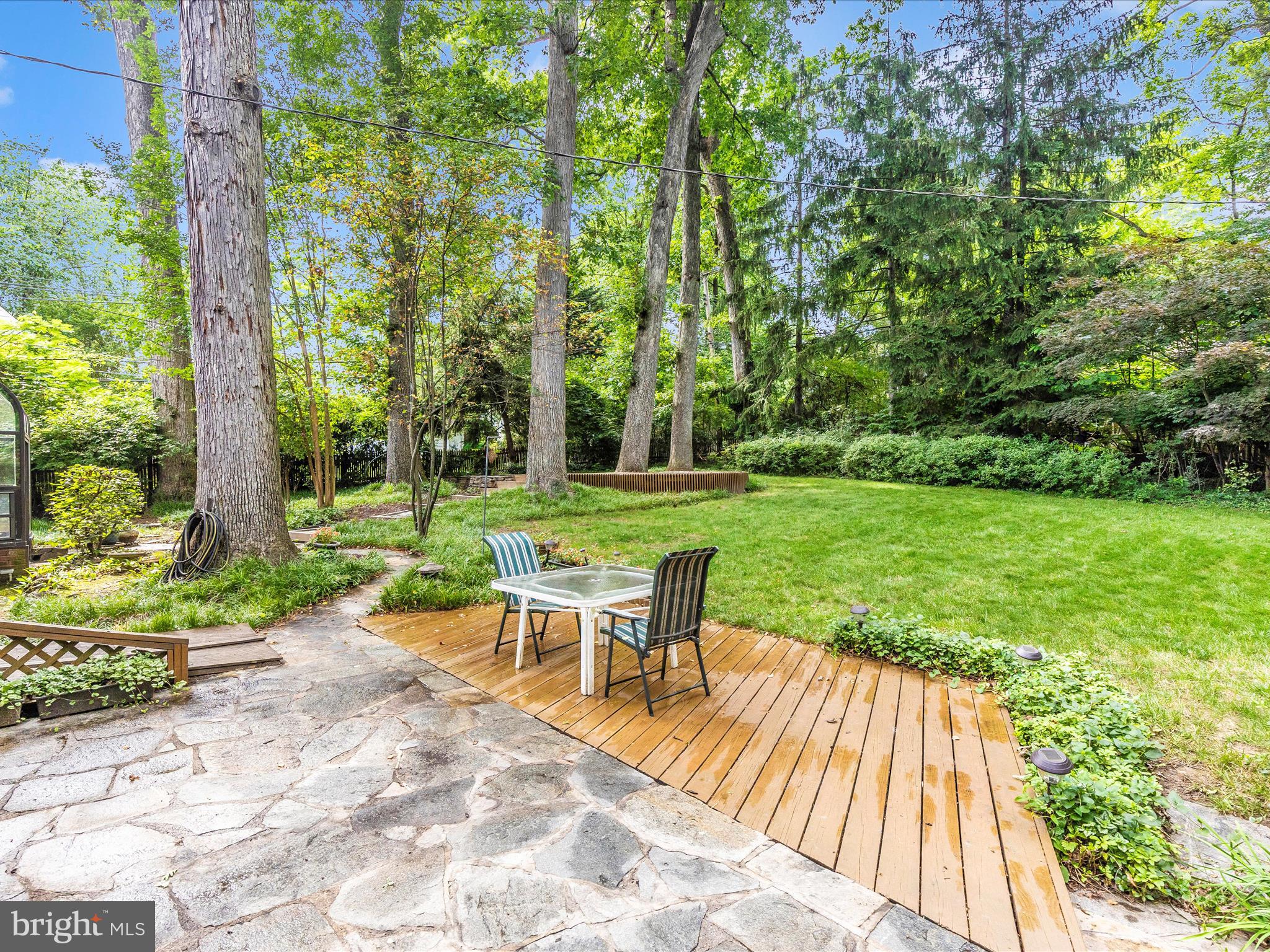 TEN HILLS - Residential