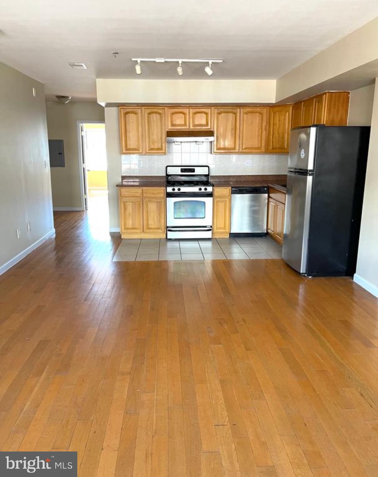 SPRING GARDEN - Residential Lease