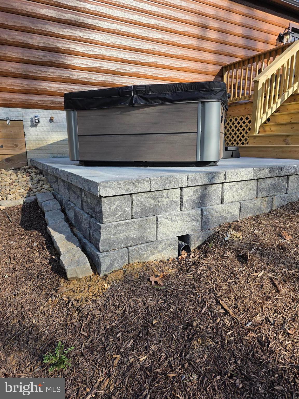 HOLIDAY HILL - Residential