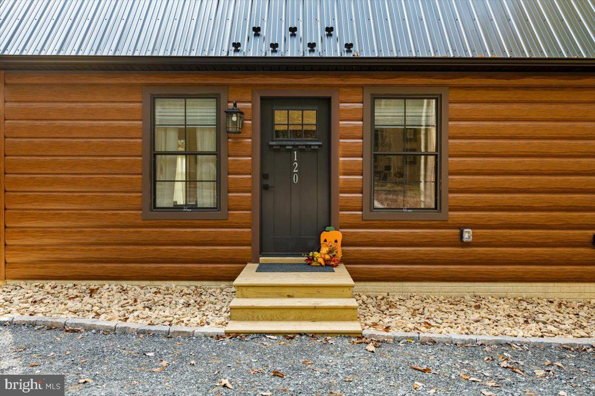 HOLIDAY HILL - Residential