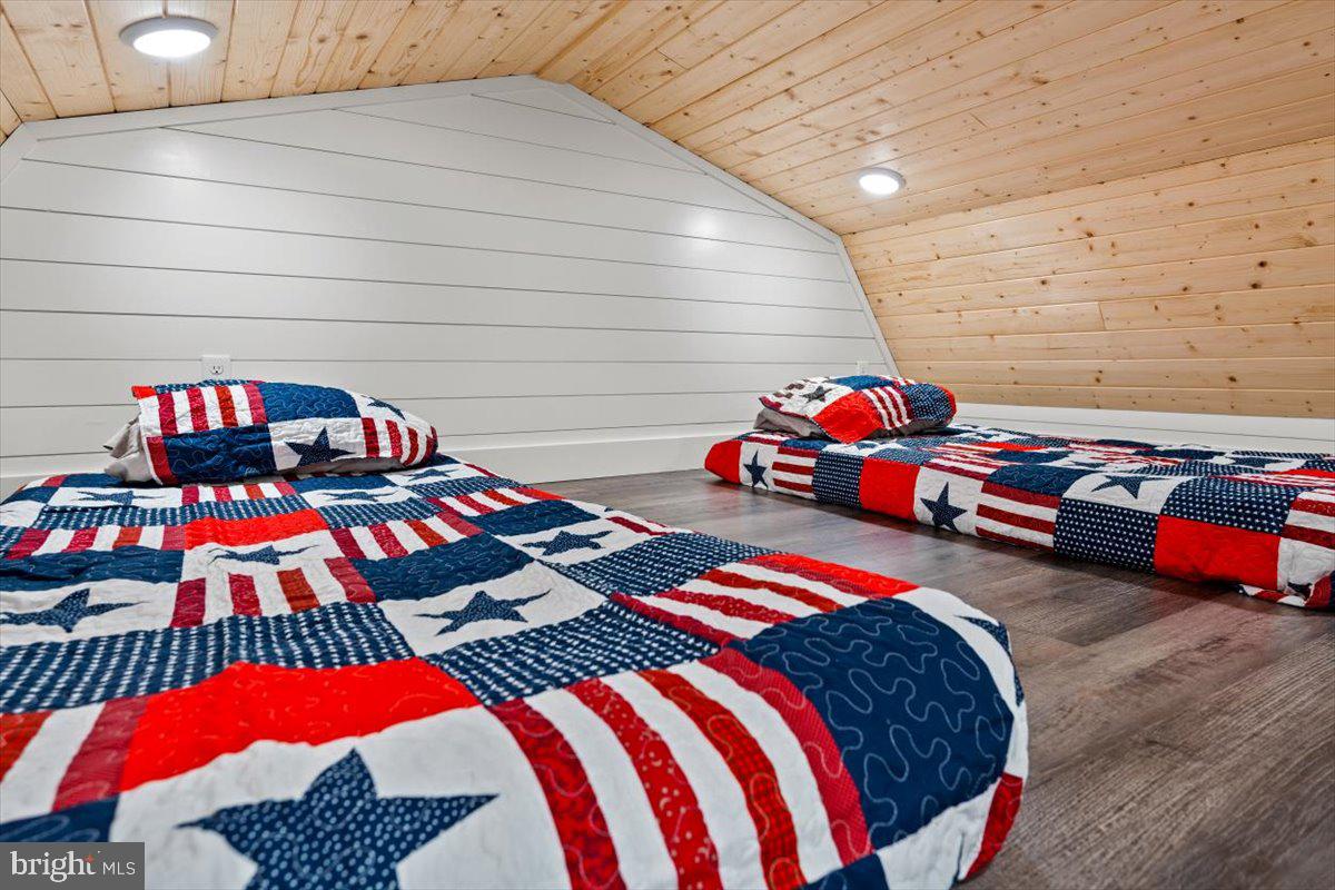 HOLIDAY HILL - Residential