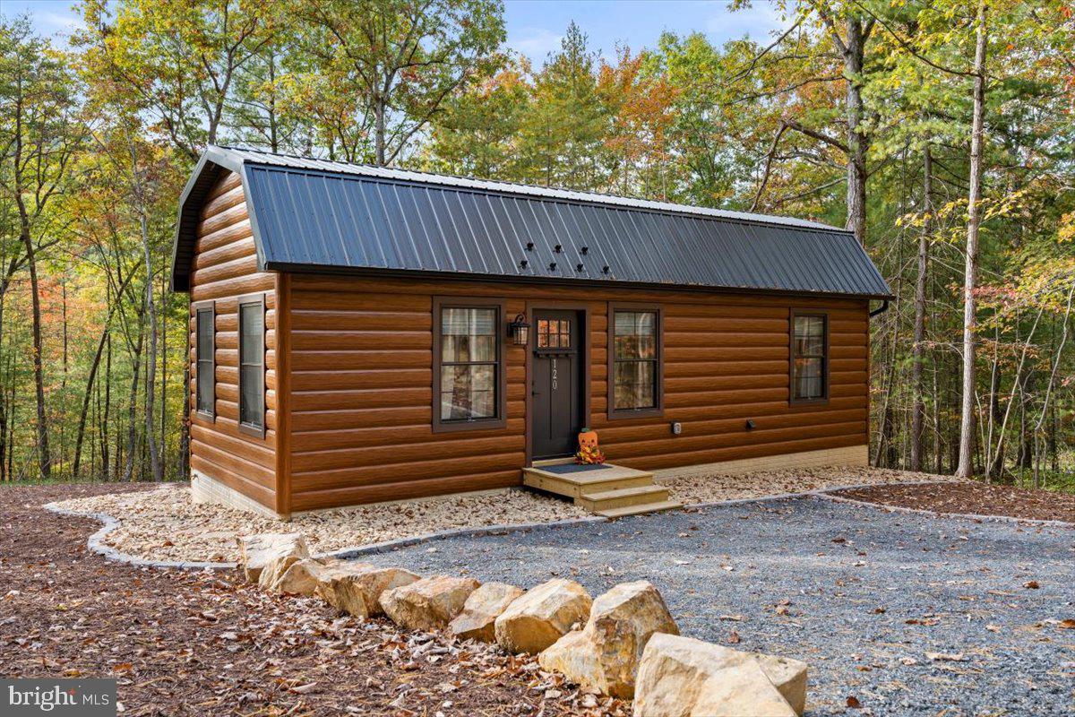 HOLIDAY HILL - Residential