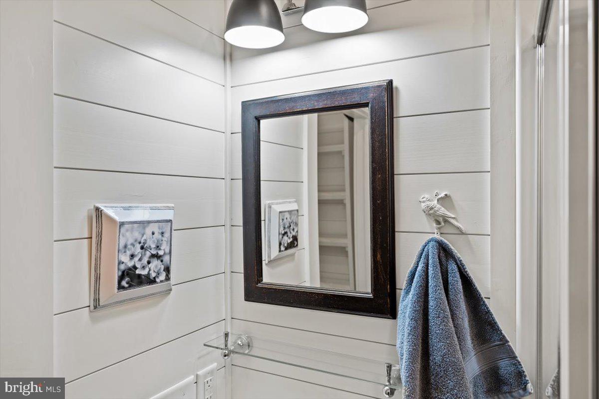 HOLIDAY HILL - Residential