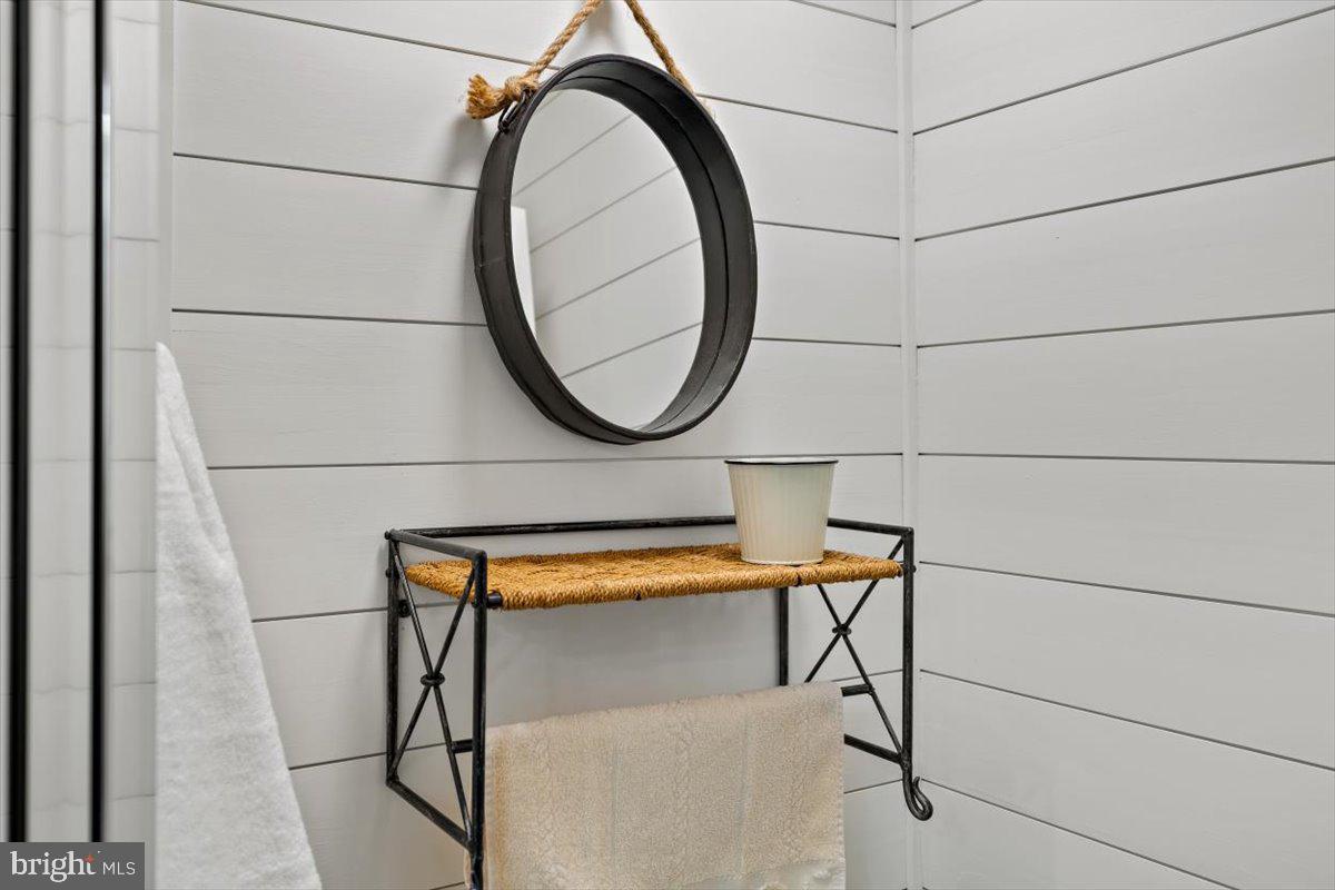 HOLIDAY HILL - Residential