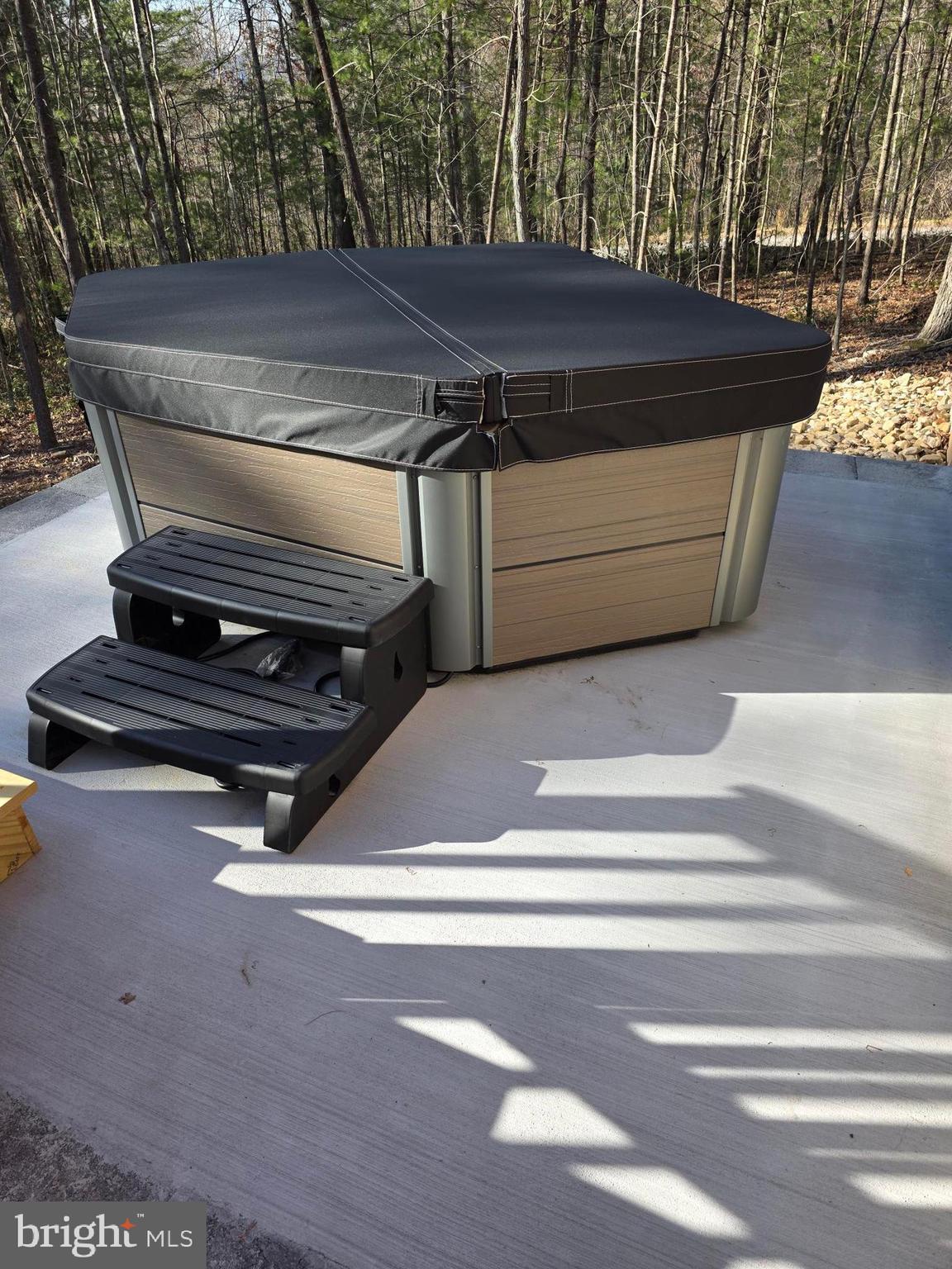 HOLIDAY HILL - Residential