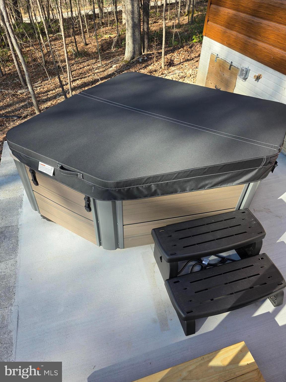 HOLIDAY HILL - Residential