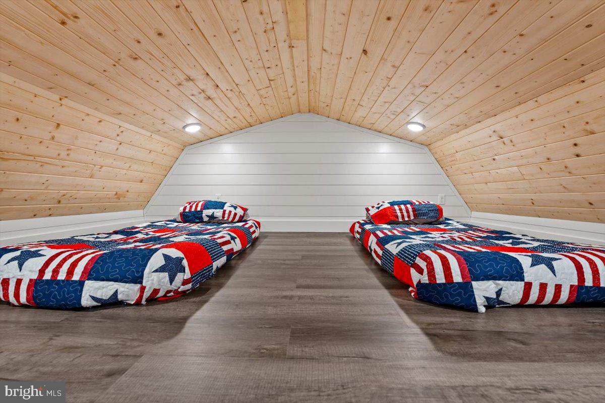 HOLIDAY HILL - Residential