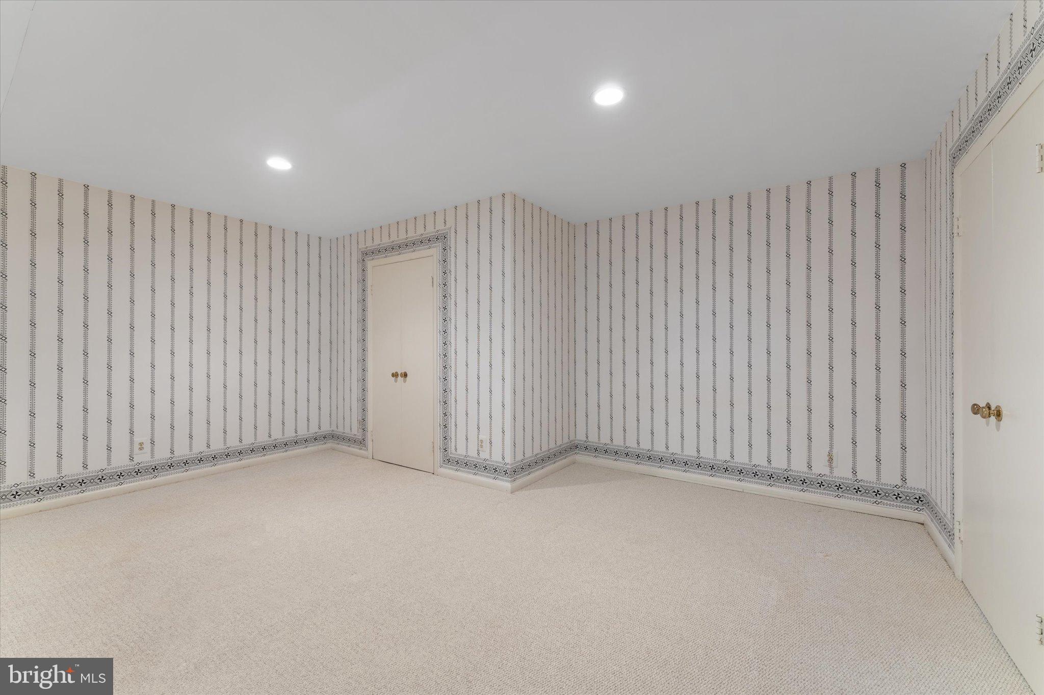 SEVEN HILLS - Residential