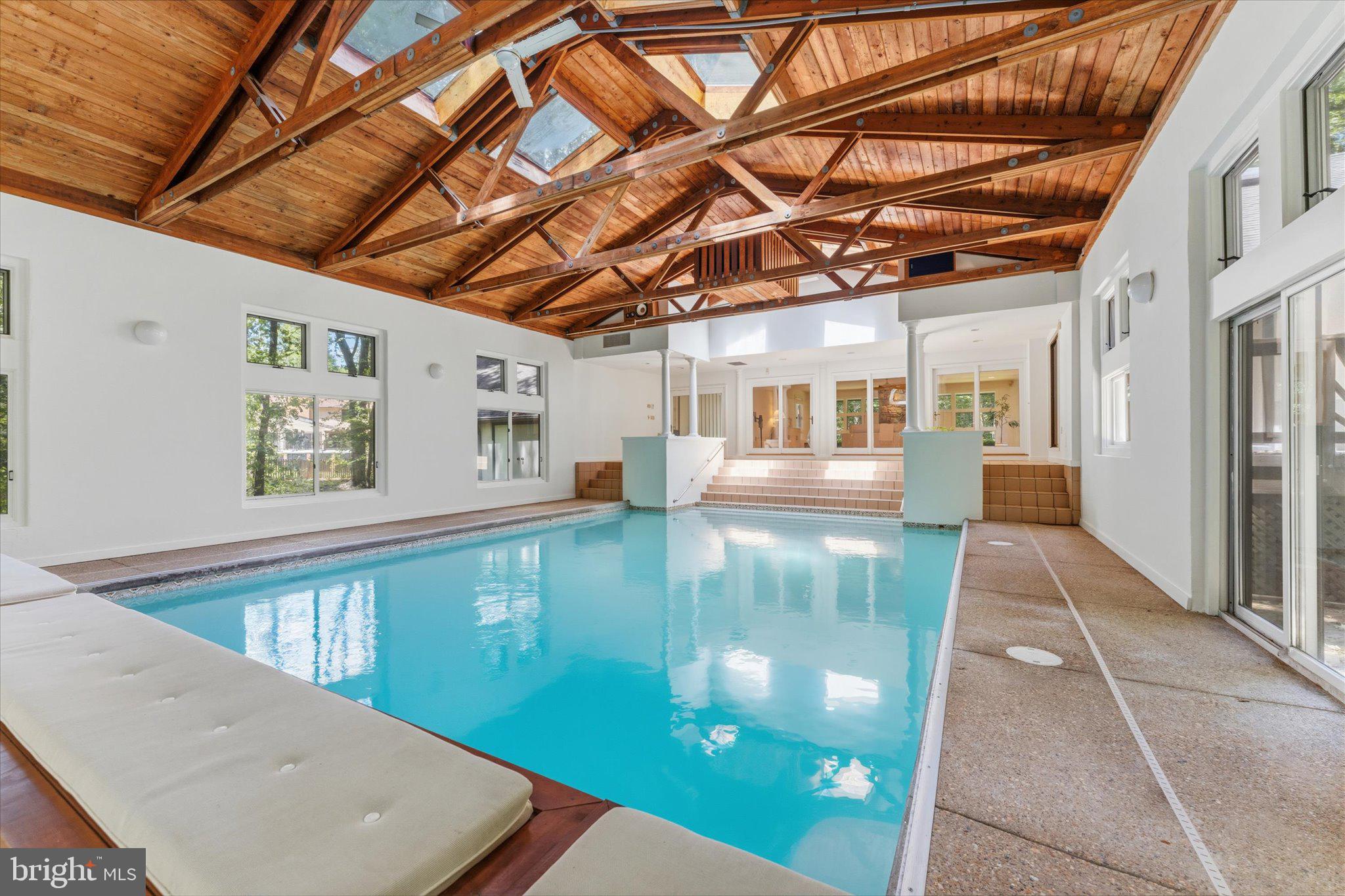 SEVEN HILLS - Residential