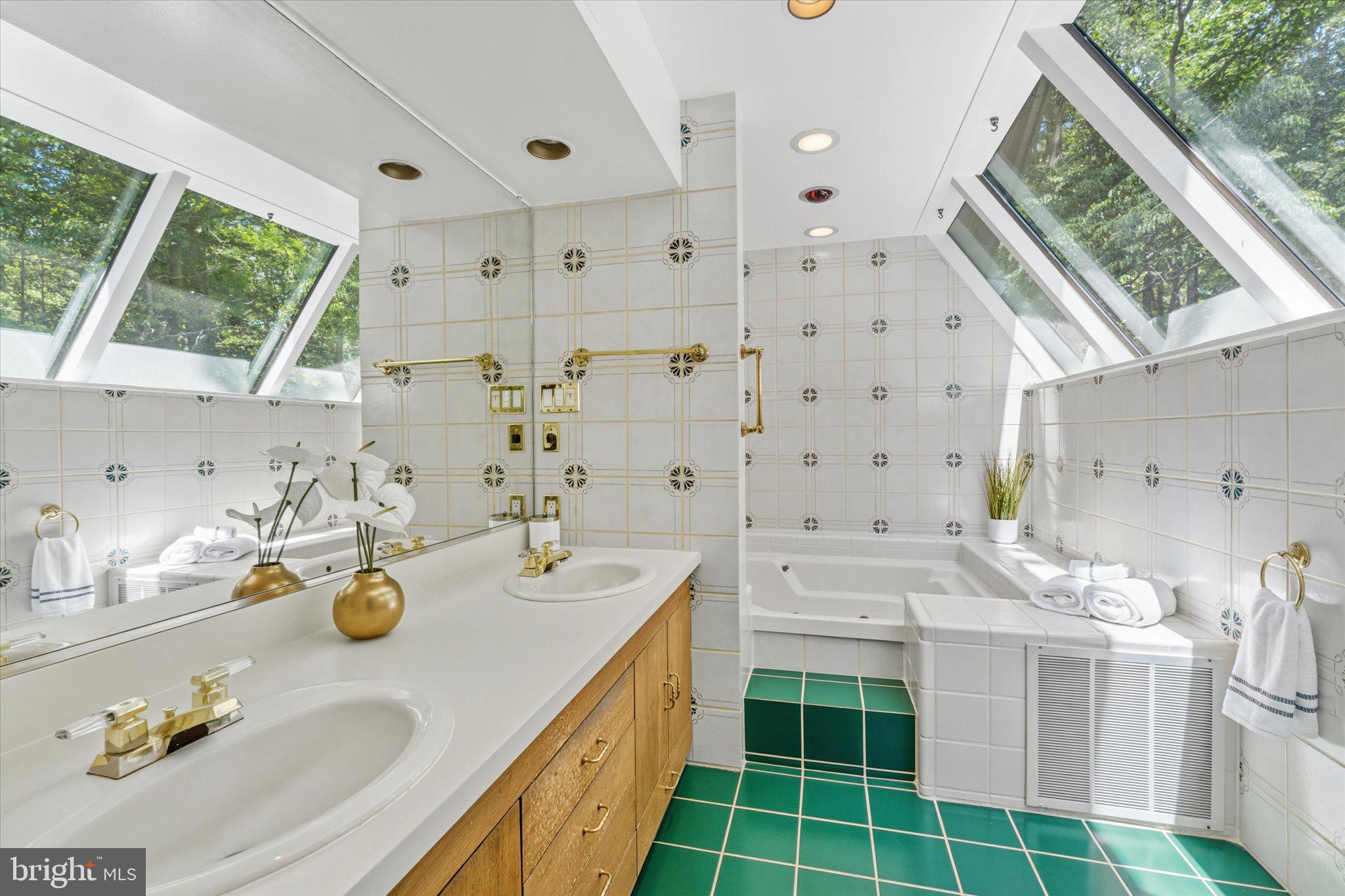 SEVEN HILLS - Residential