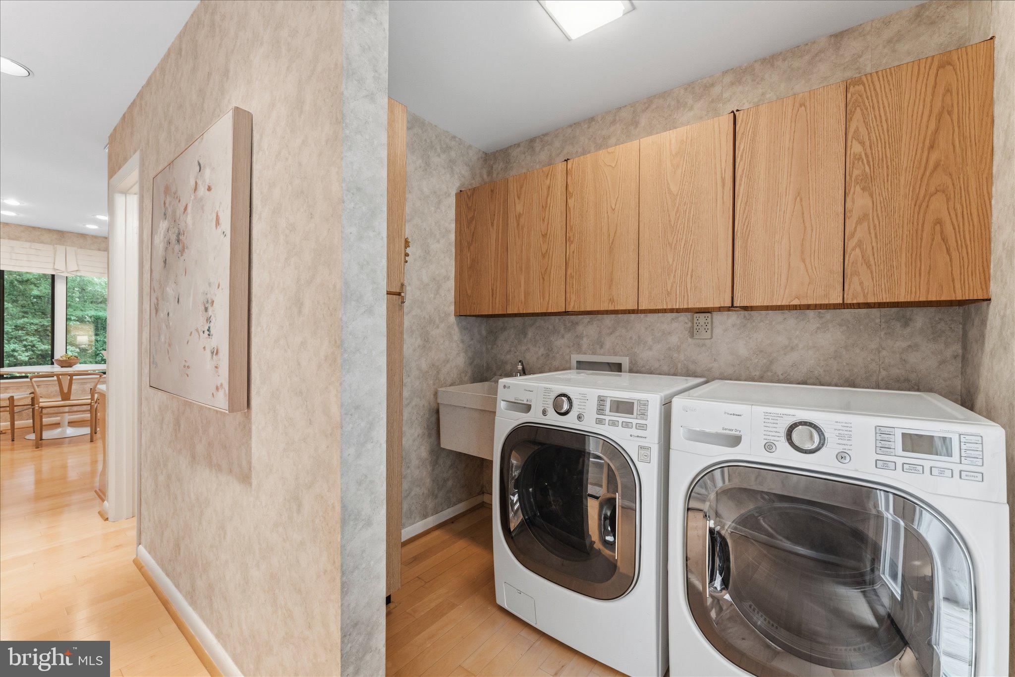 SEVEN HILLS - Residential