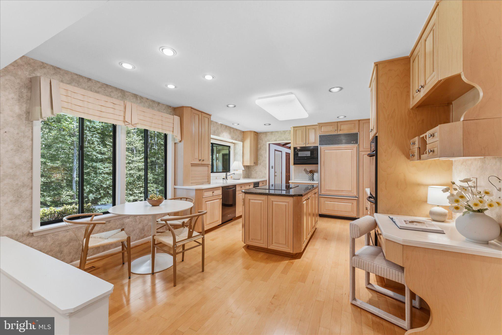SEVEN HILLS - Residential