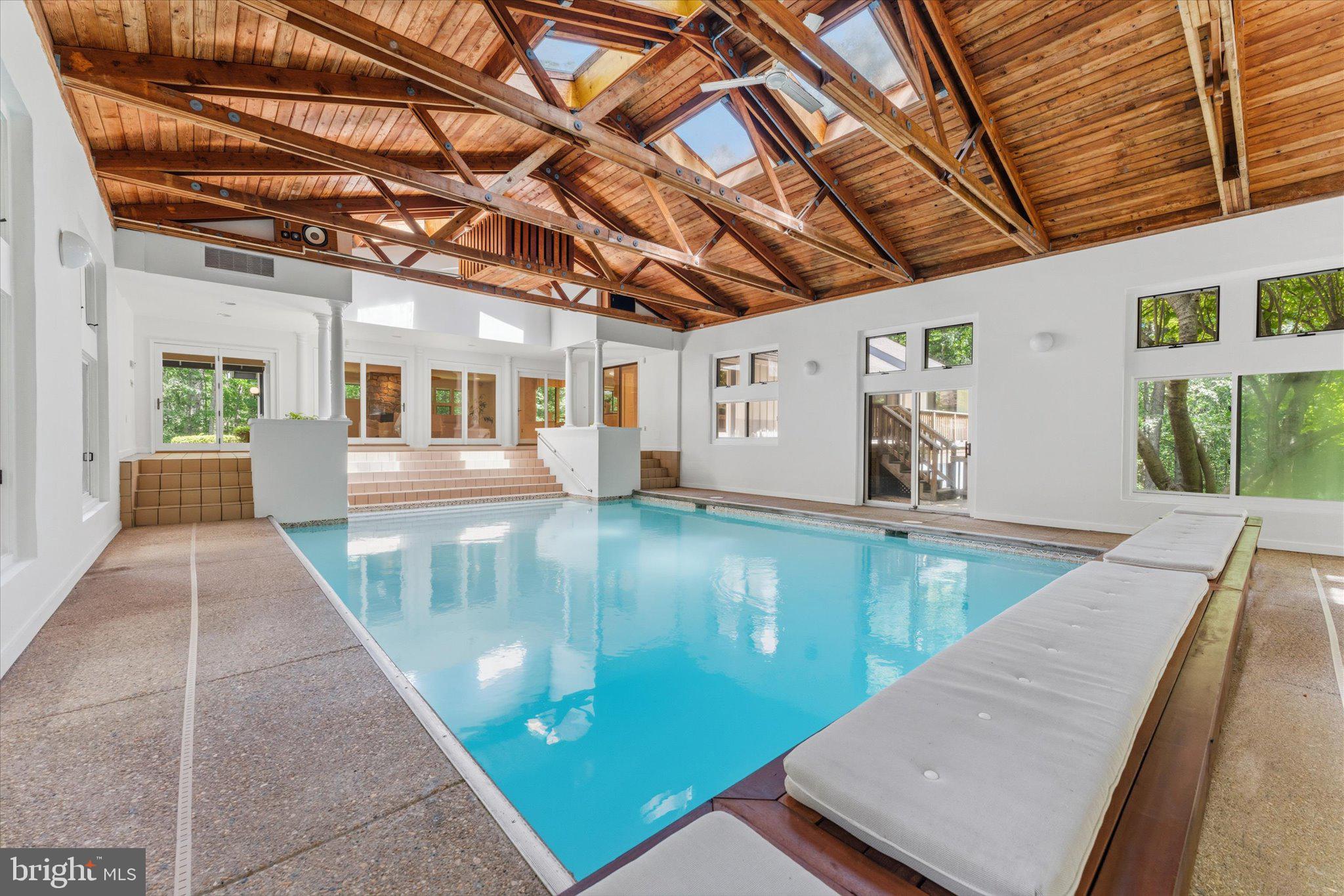 SEVEN HILLS - Residential