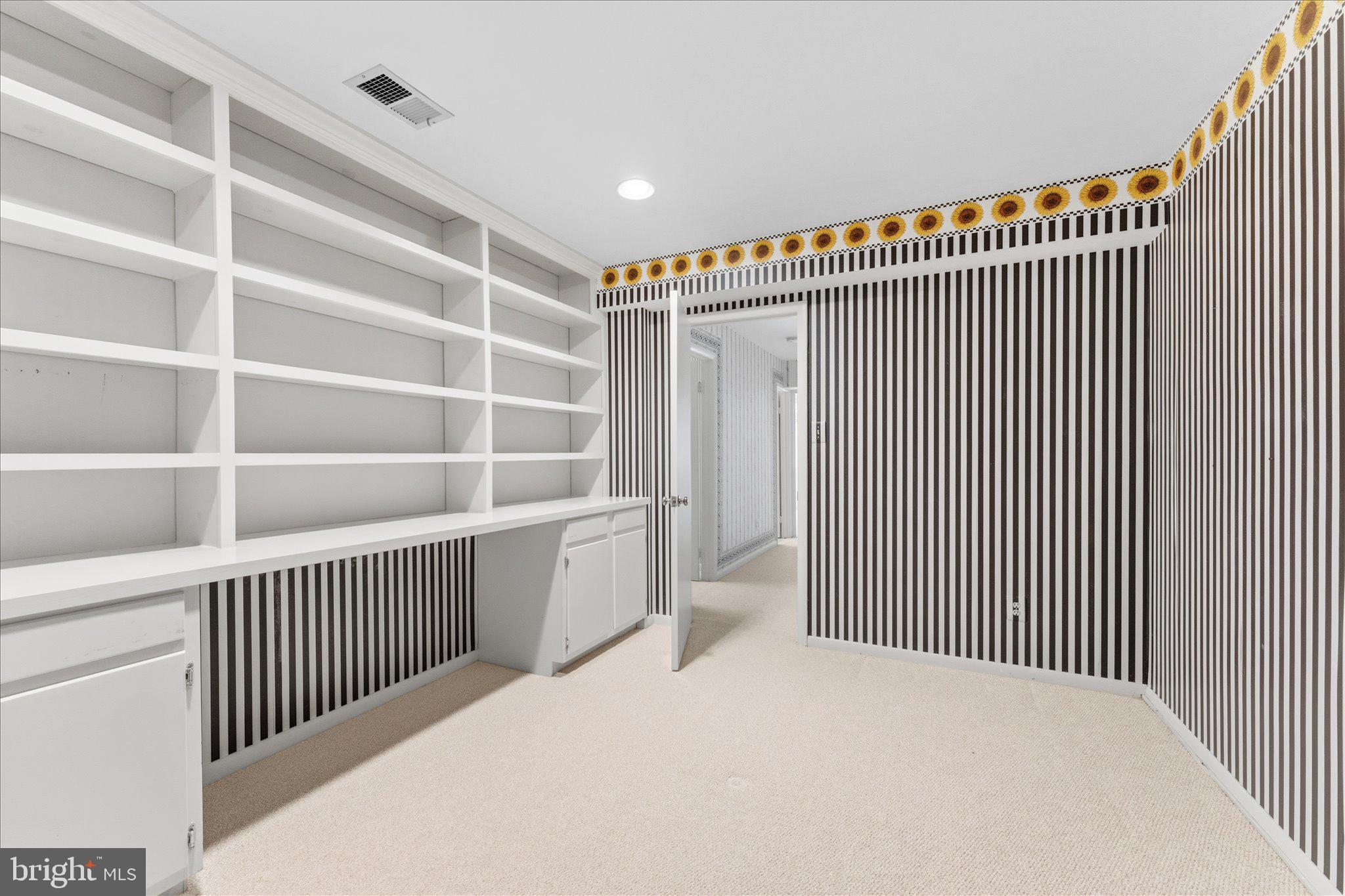SEVEN HILLS - Residential