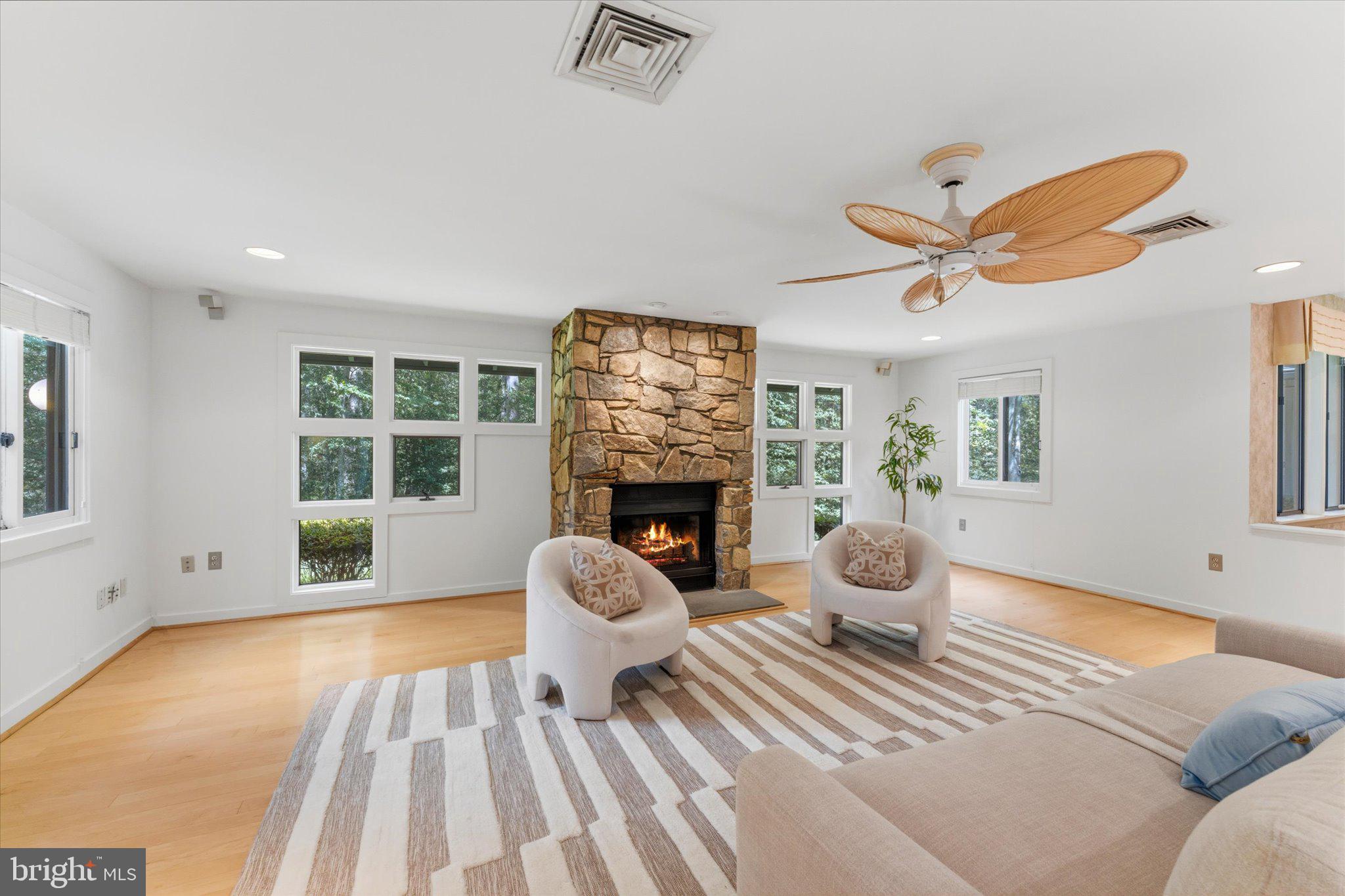 SEVEN HILLS - Residential