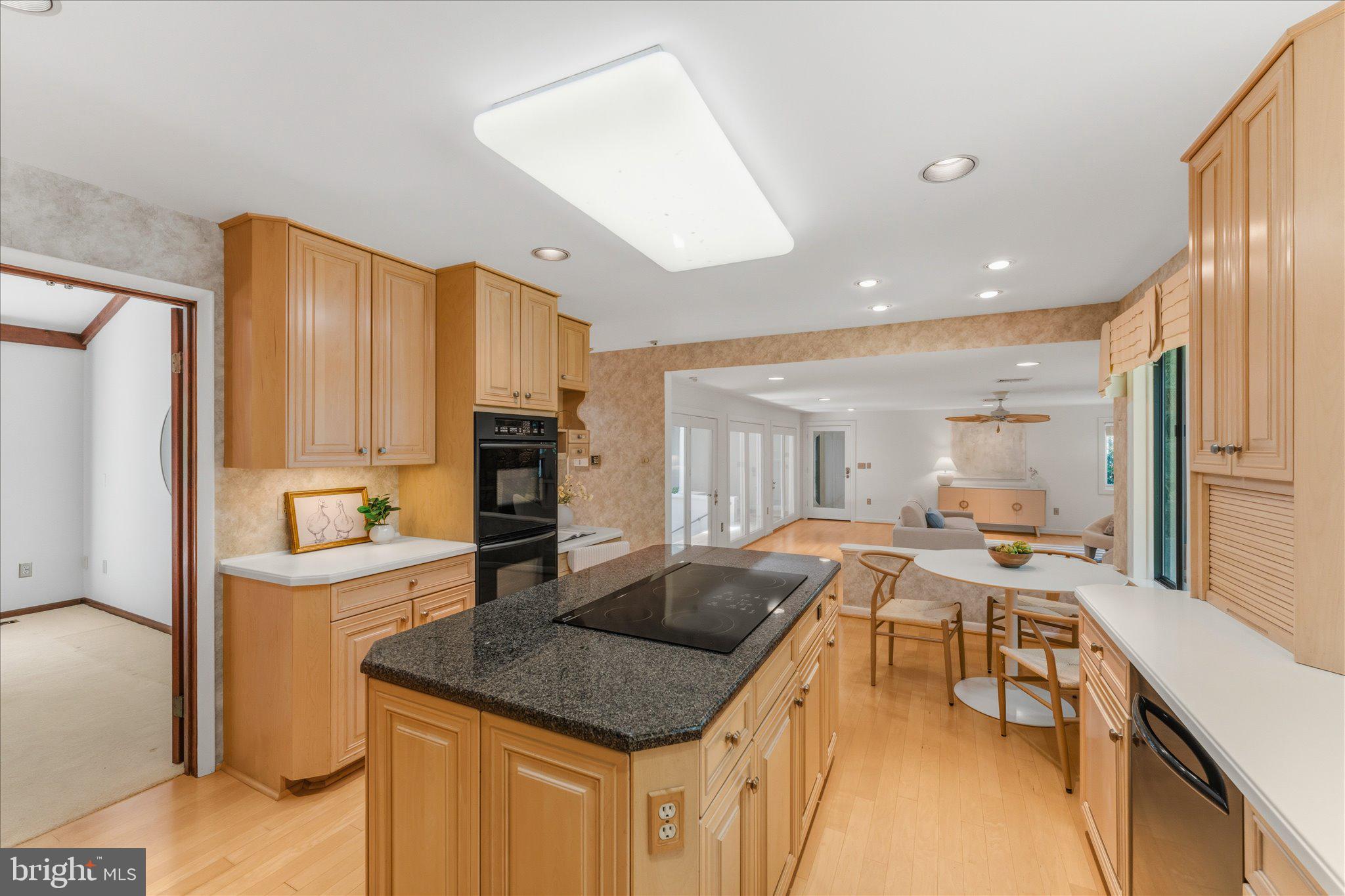 SEVEN HILLS - Residential