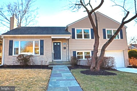 Photo of 4508 Westbrook Lane, KENSINGTON, MD 20895 (MLS # MDMC2162512) Photo of 4508 Westbrook Lane, KENSINGTON, MD 20895 (MLS # MDMC2162512)