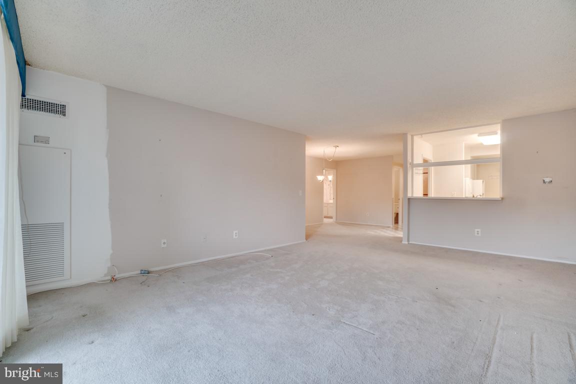 ALEXANDRIA KNOLLS - Residential