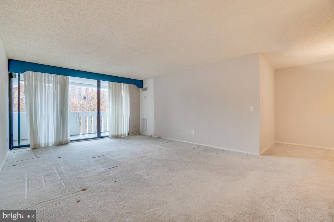 ALEXANDRIA KNOLLS - Residential