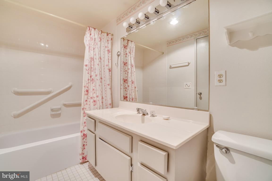 ALEXANDRIA KNOLLS - Residential