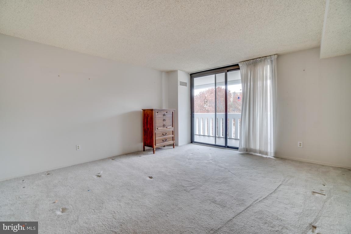 ALEXANDRIA KNOLLS - Residential