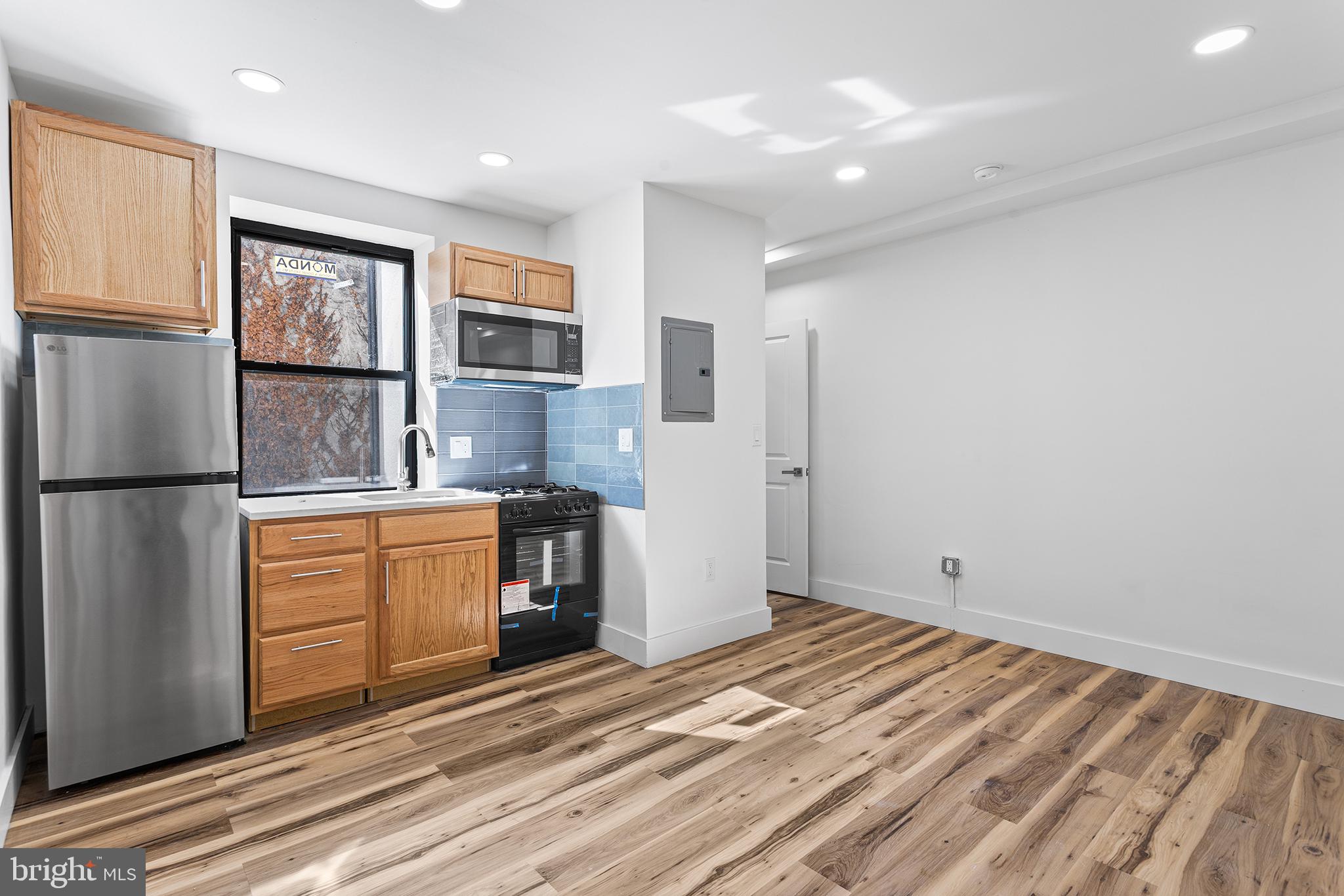 1224 CHANCELLOR STREET 00 2