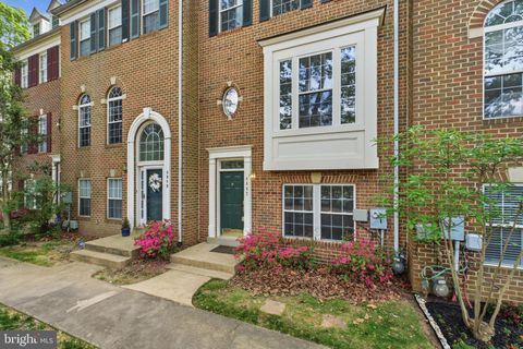Photo of 4067 Fountainside Lane, FAIRFAX, VA 22030 (MLS # VAFX2298524)