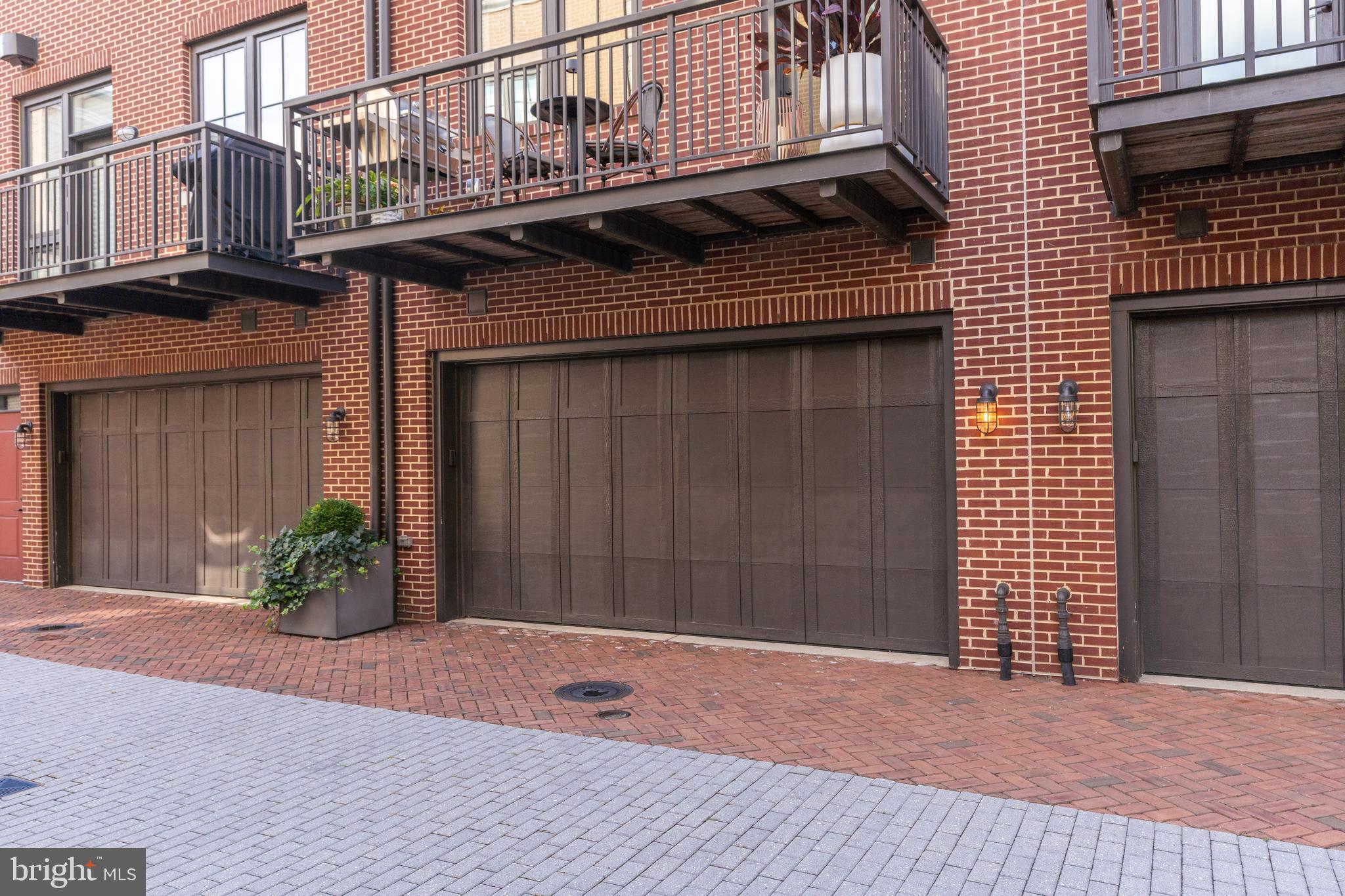 ROBINSON LANDING - Residential