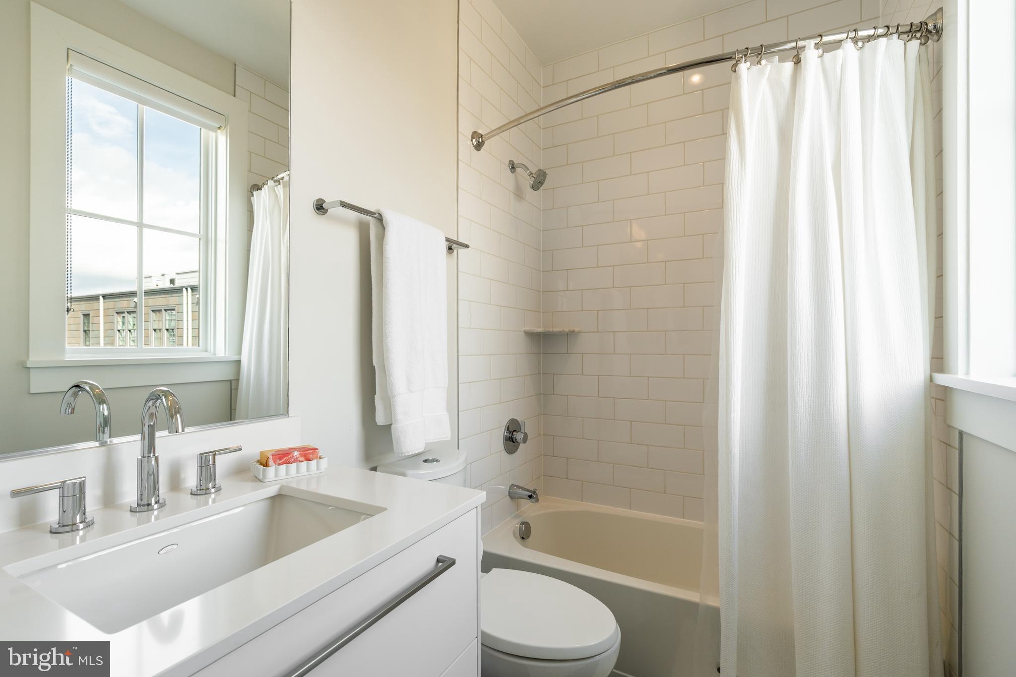 ROBINSON LANDING - Residential